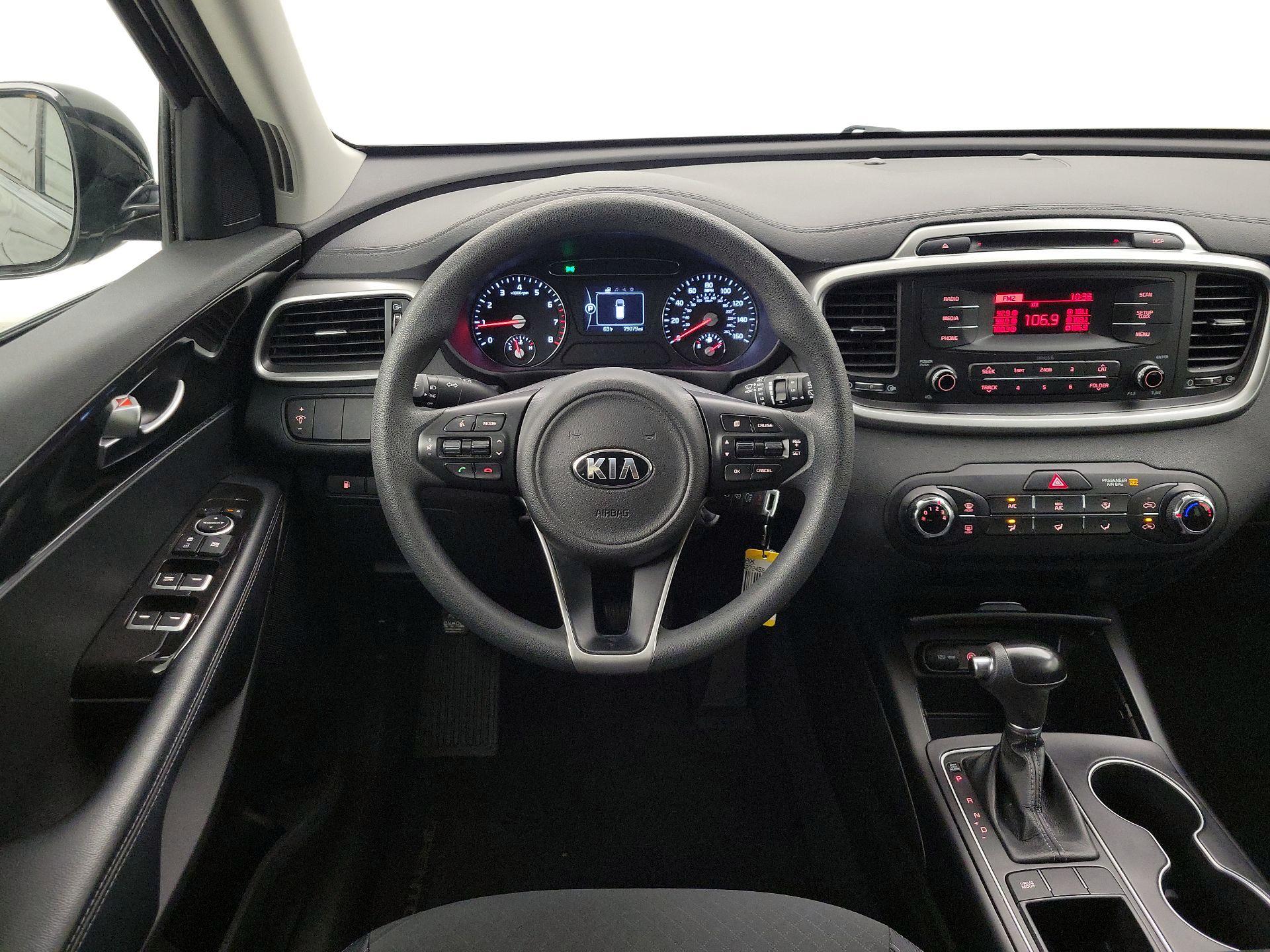Thumbnail: 2017 Kia Sorento - 10
