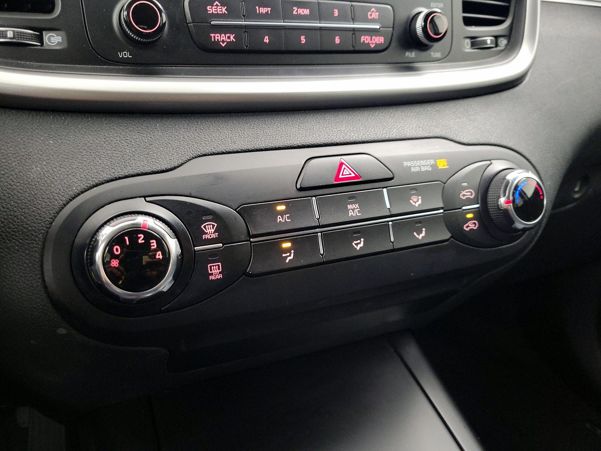 Thumbnail: 2017 Kia Sorento - 15