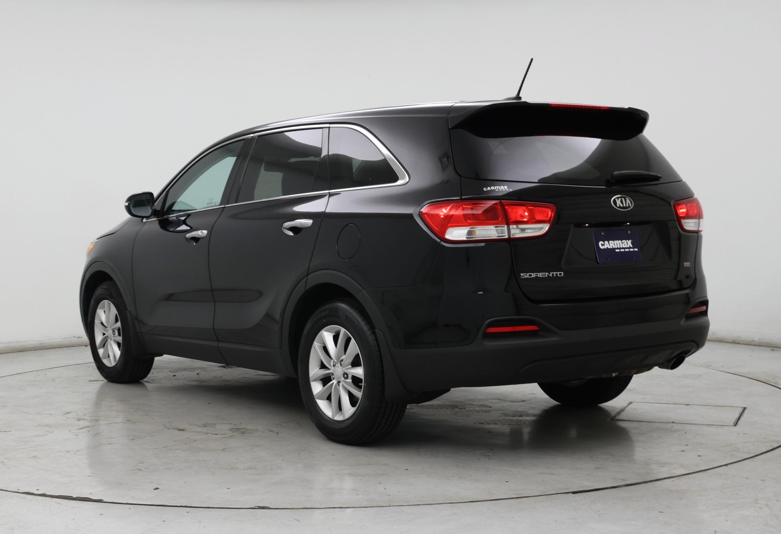 Thumbnail: 2017 Kia Sorento - 2