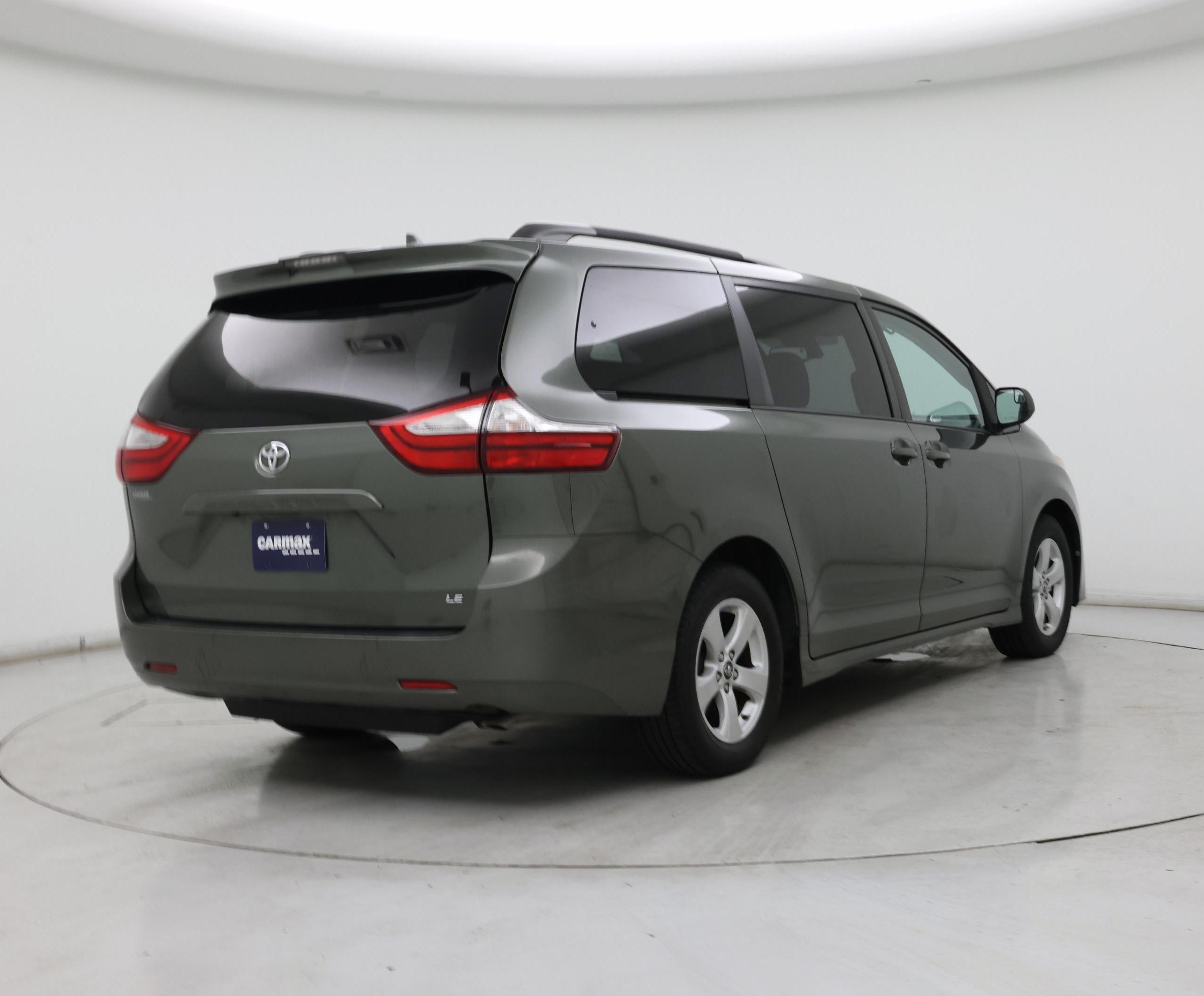 Thumbnail: 2018 Toyota Sienna - 8