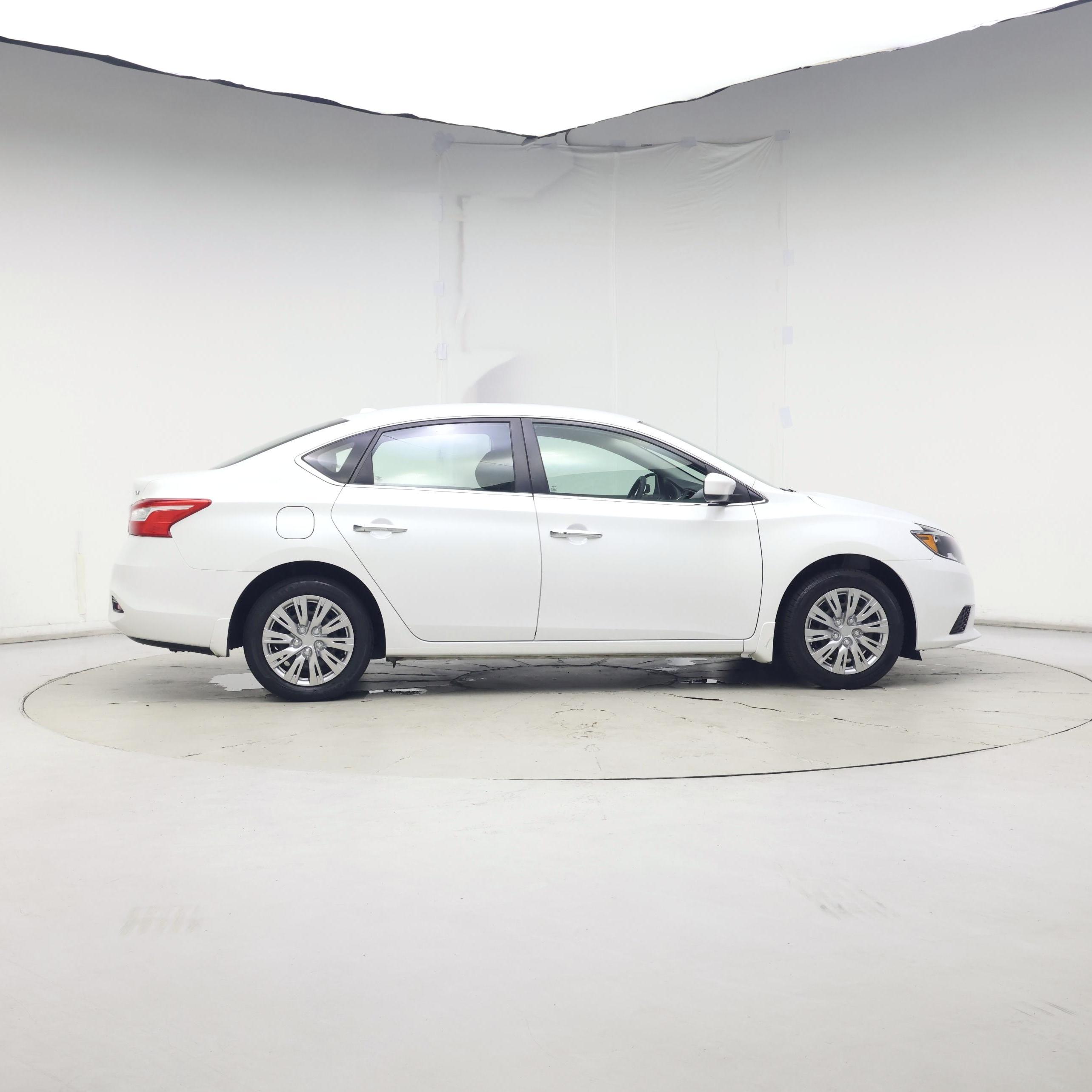 Thumbnail: 2017 Nissan Sentra - 7