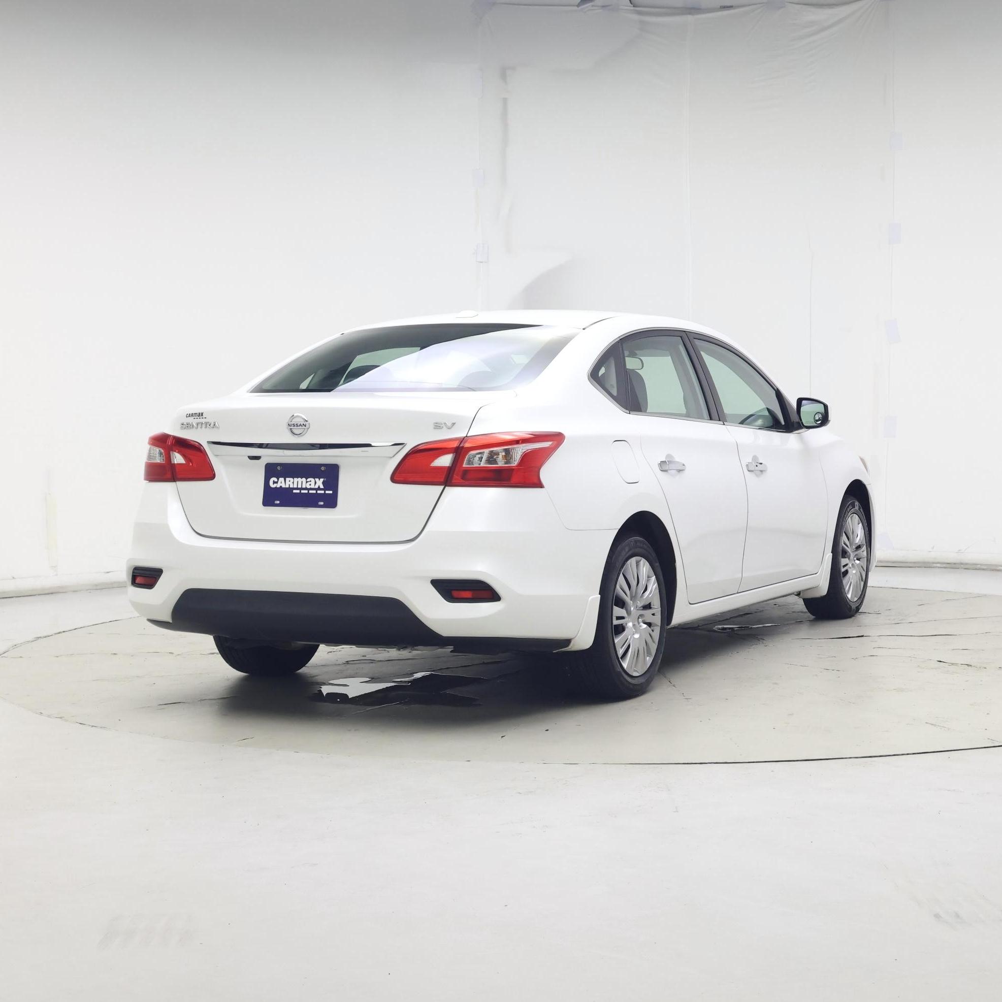 Thumbnail: 2017 Nissan Sentra - 8