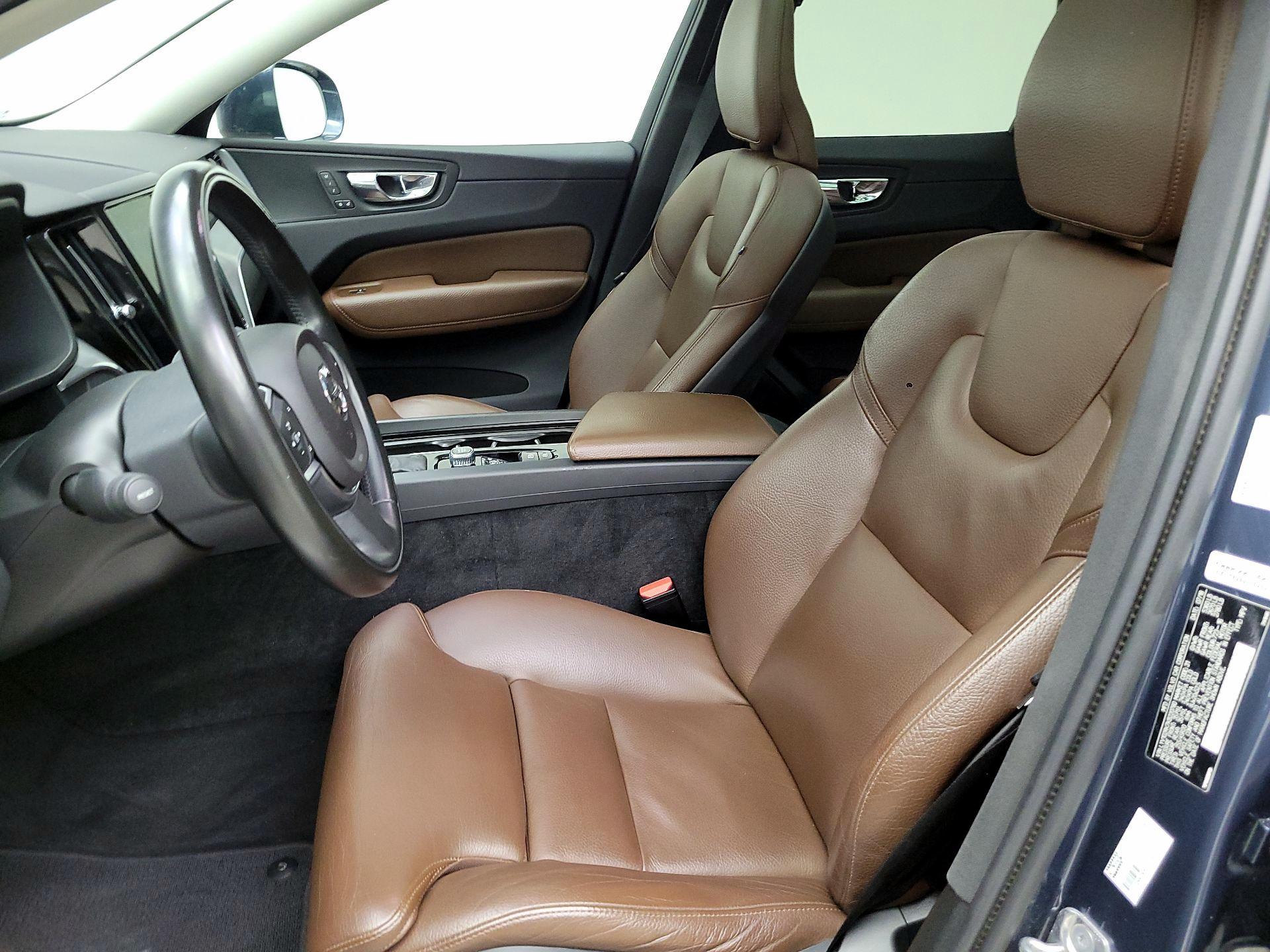 Thumbnail: 2019 Volvo XC60 - 11