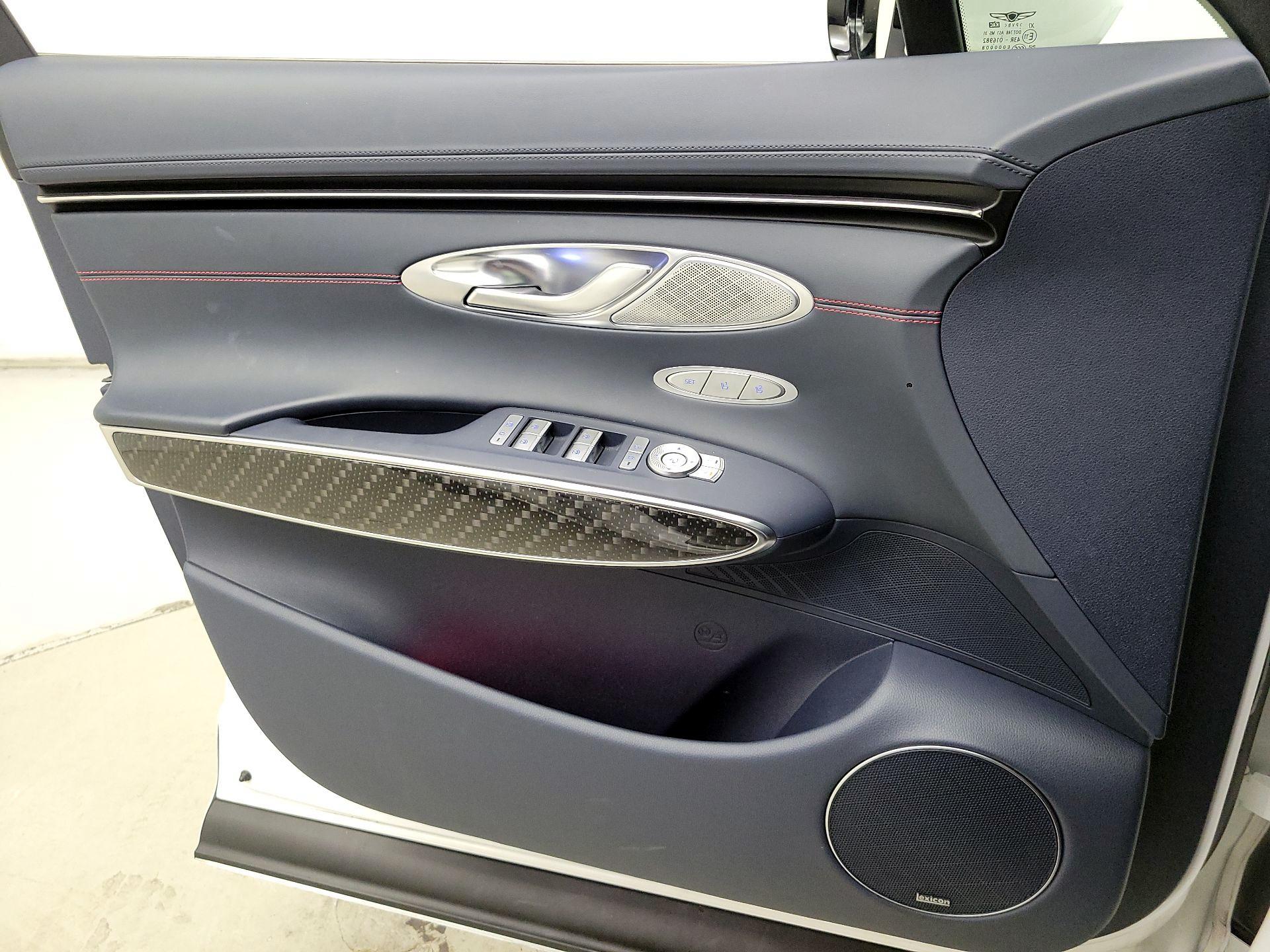 Thumbnail: 2022 Genesis GV70 - 12