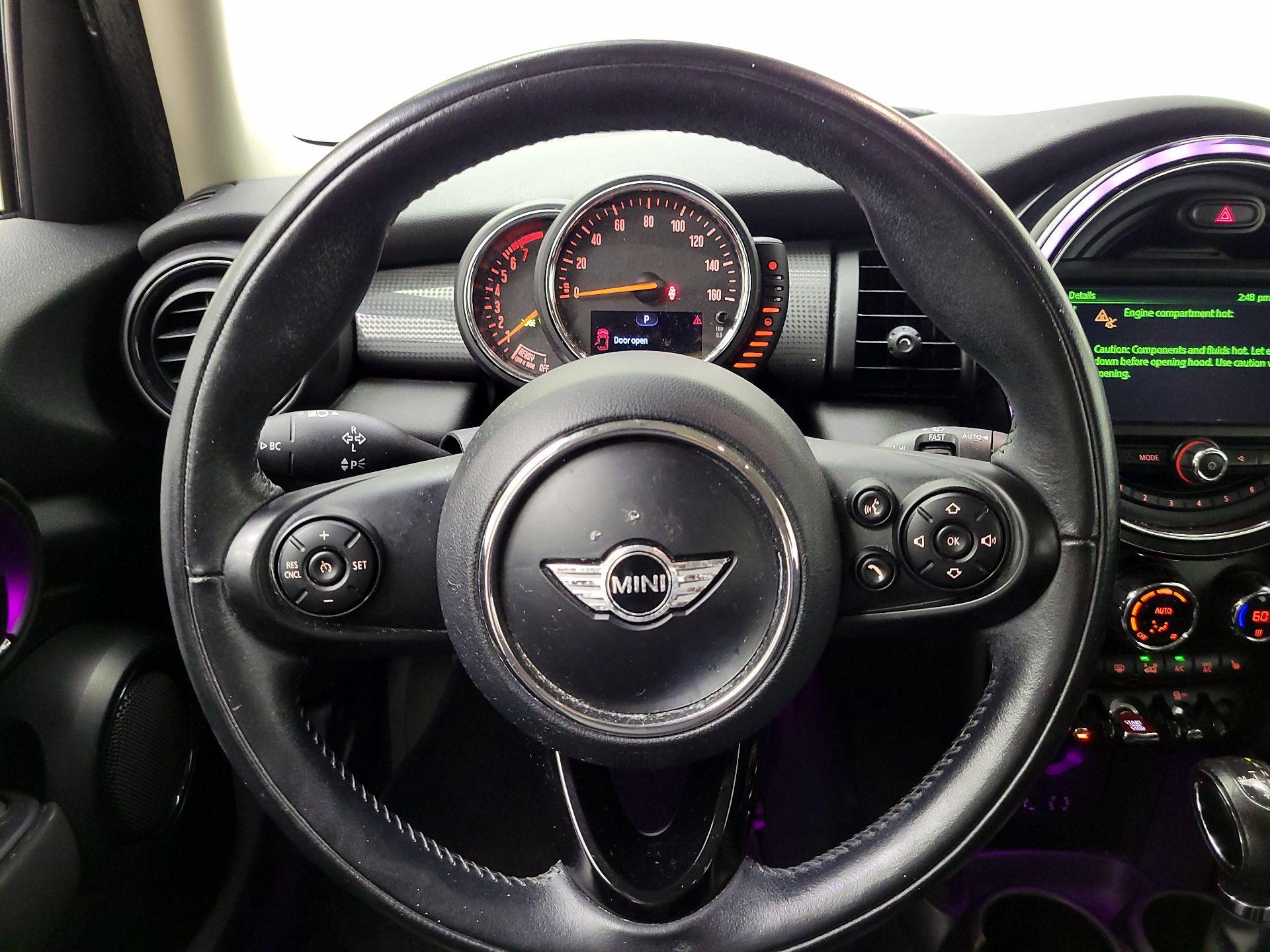 Thumbnail: 2016 MINI Cooper Hardtop - 10