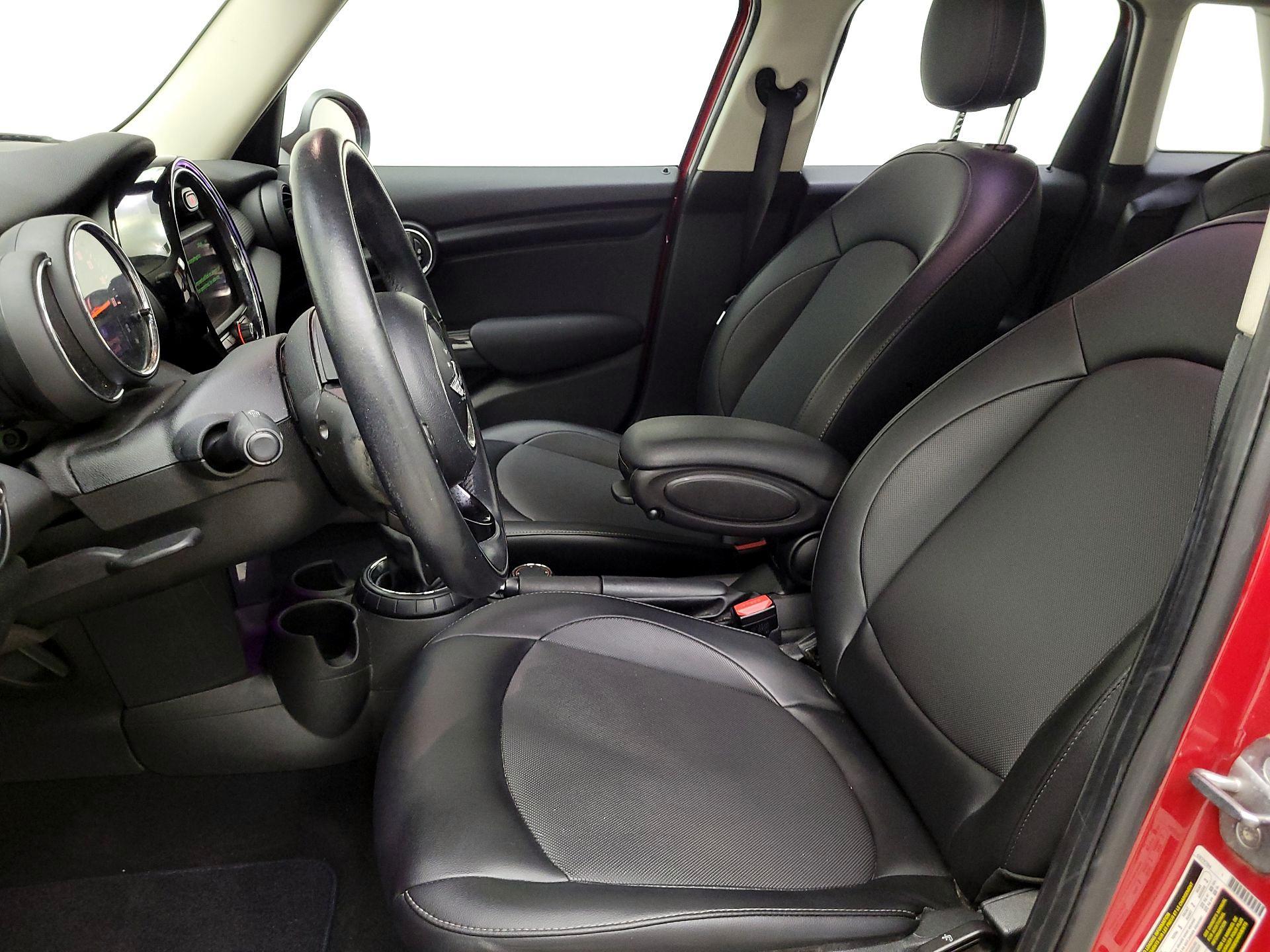 Thumbnail: 2016 MINI Cooper Hardtop - 11