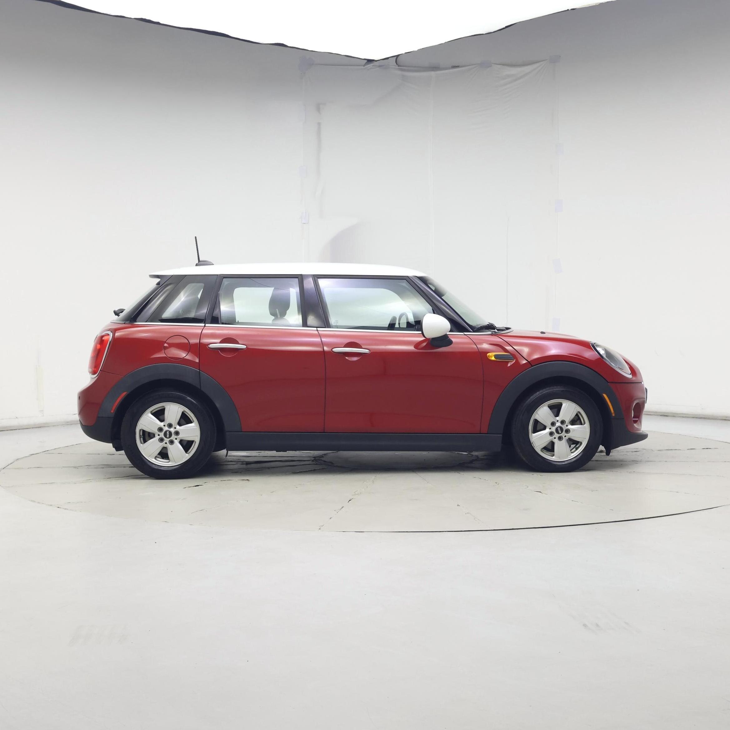 Thumbnail: 2016 MINI Cooper Hardtop - 7