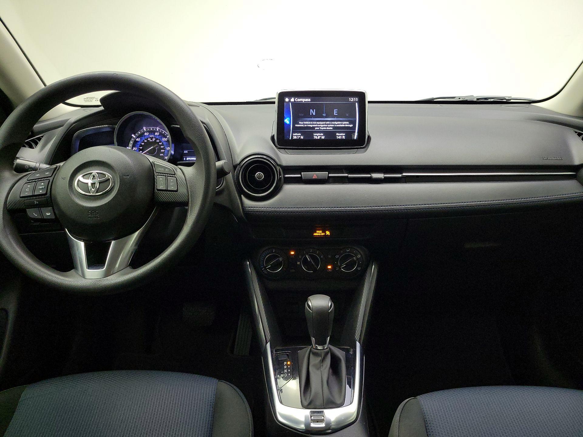 Thumbnail: 2017 Toyota Yaris iA - 9