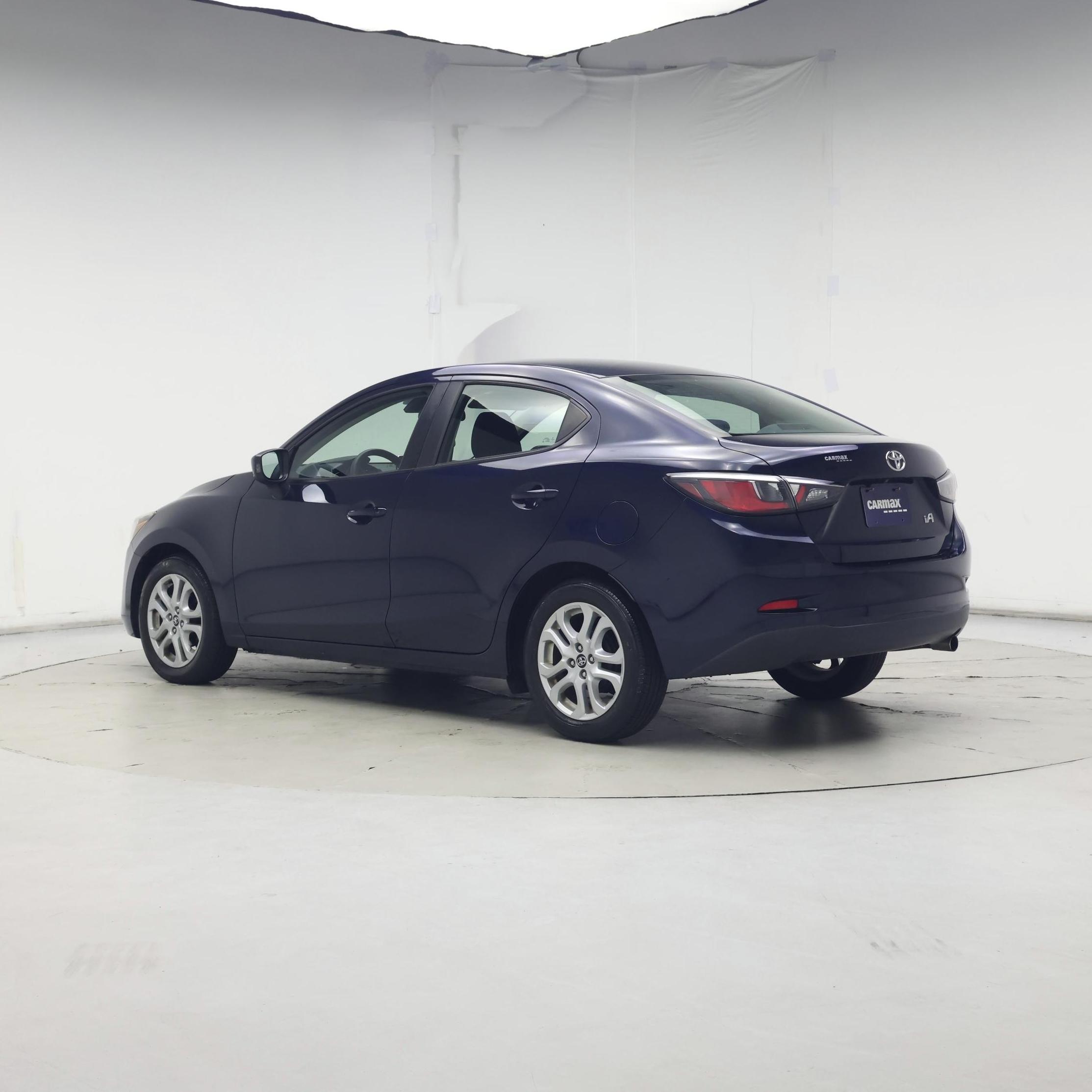 Thumbnail: 2017 Toyota Yaris iA - 2