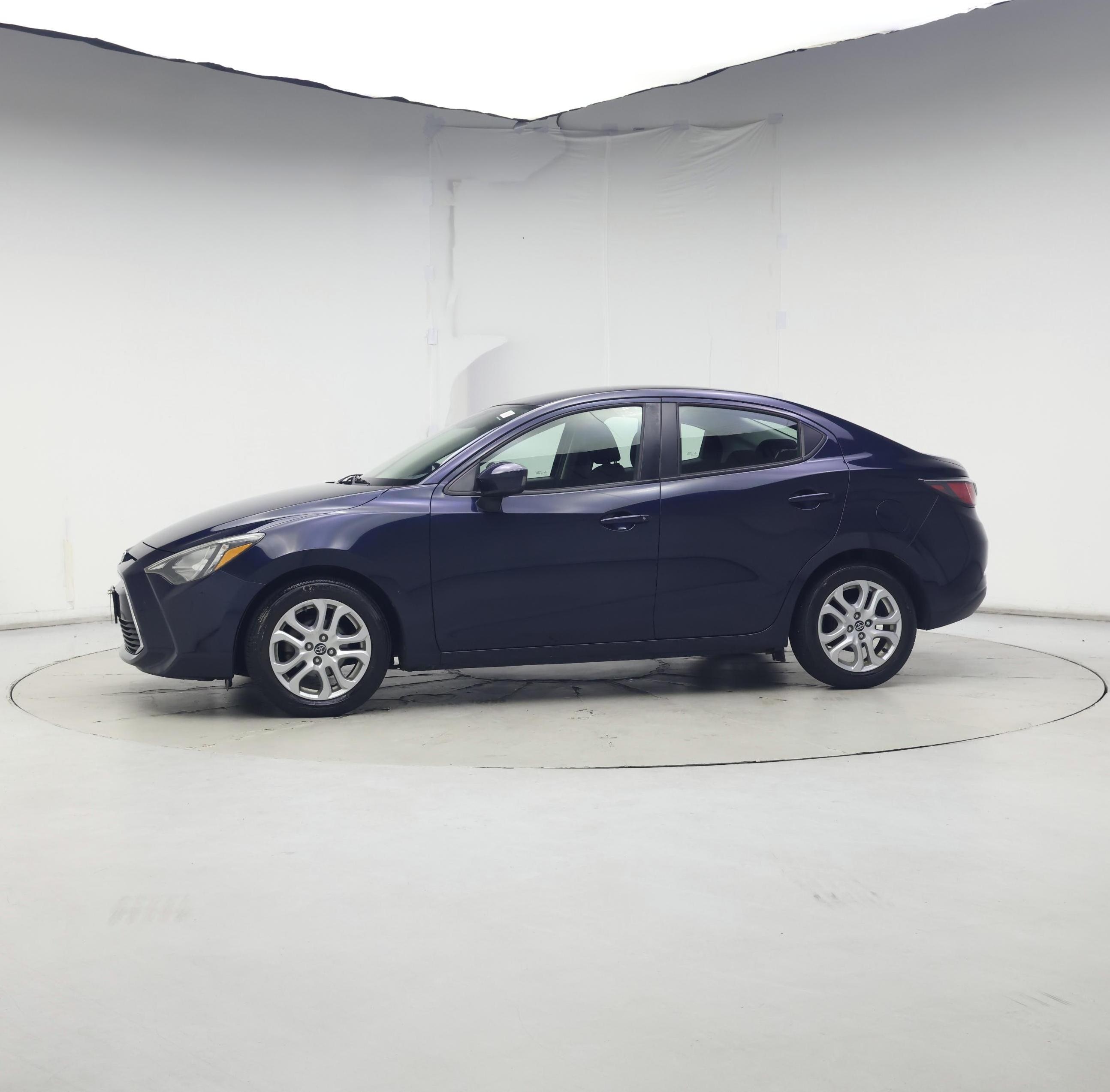 Thumbnail: 2017 Toyota Yaris iA - 3