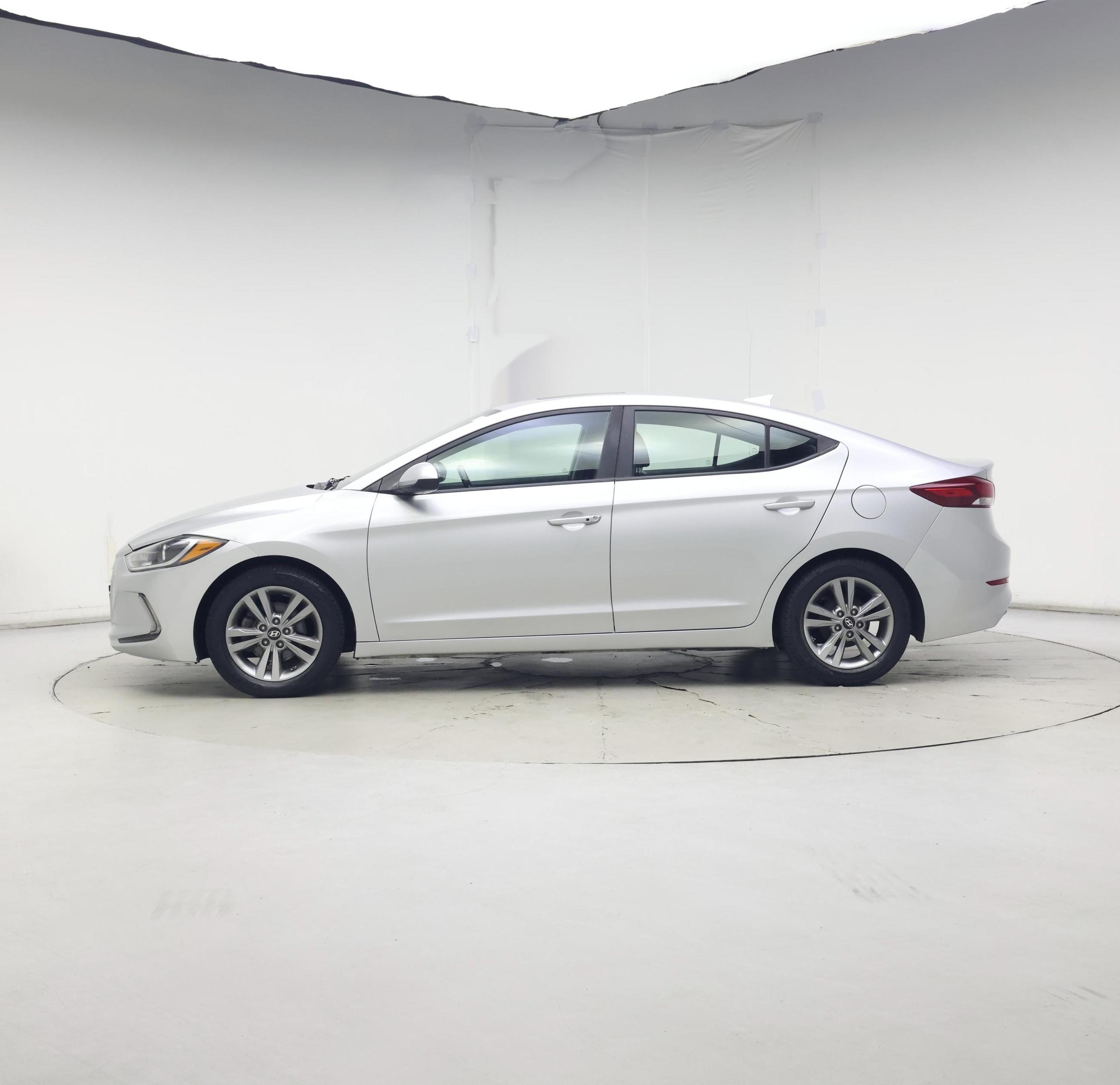 Thumbnail: 2017 Hyundai Elantra - 3