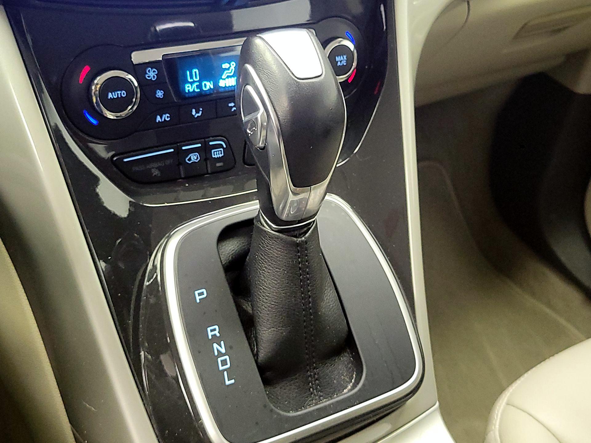 Thumbnail: 2016 Ford C-Max - 17