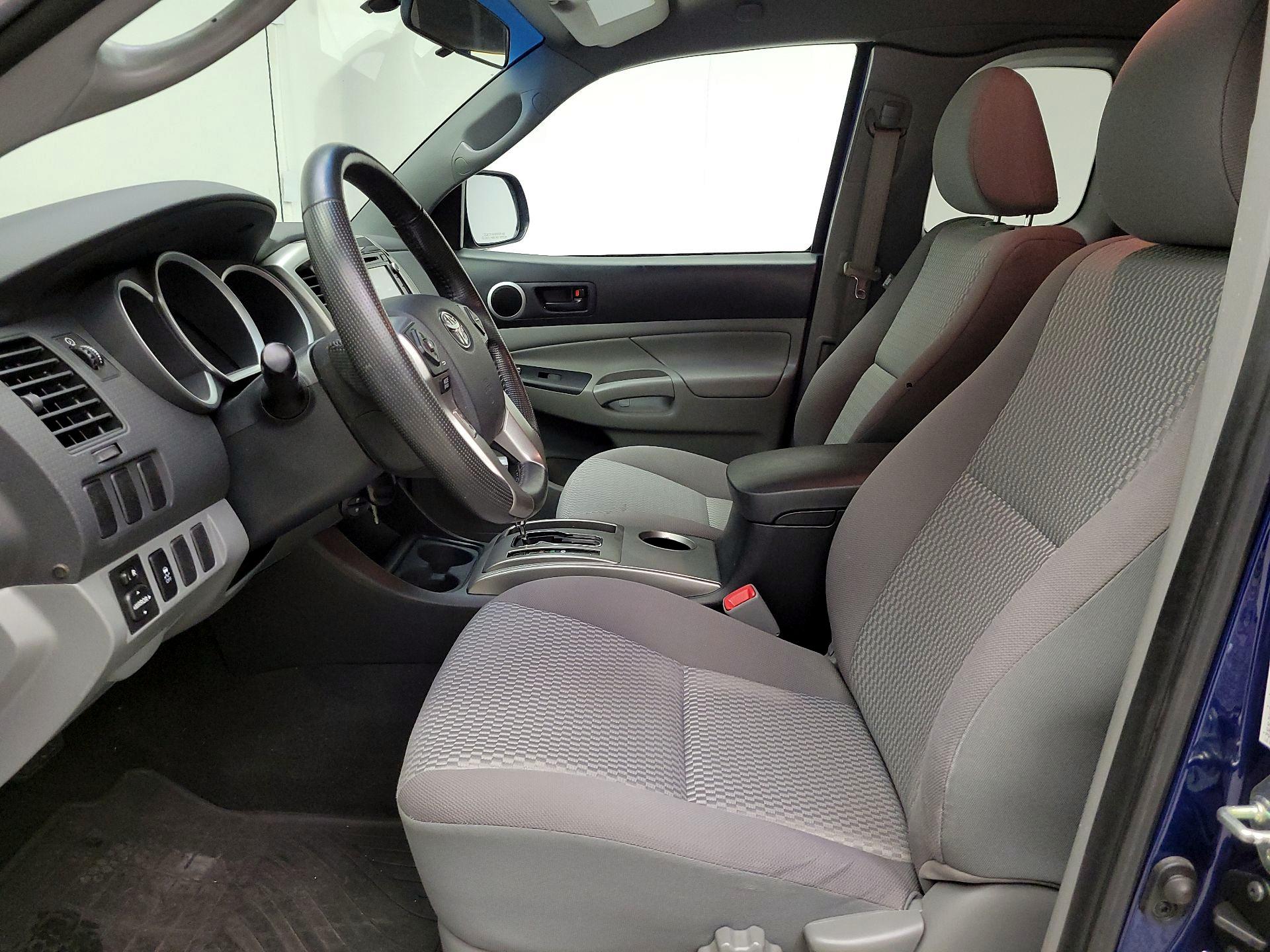 Thumbnail: 2014 Toyota Tacoma - 11