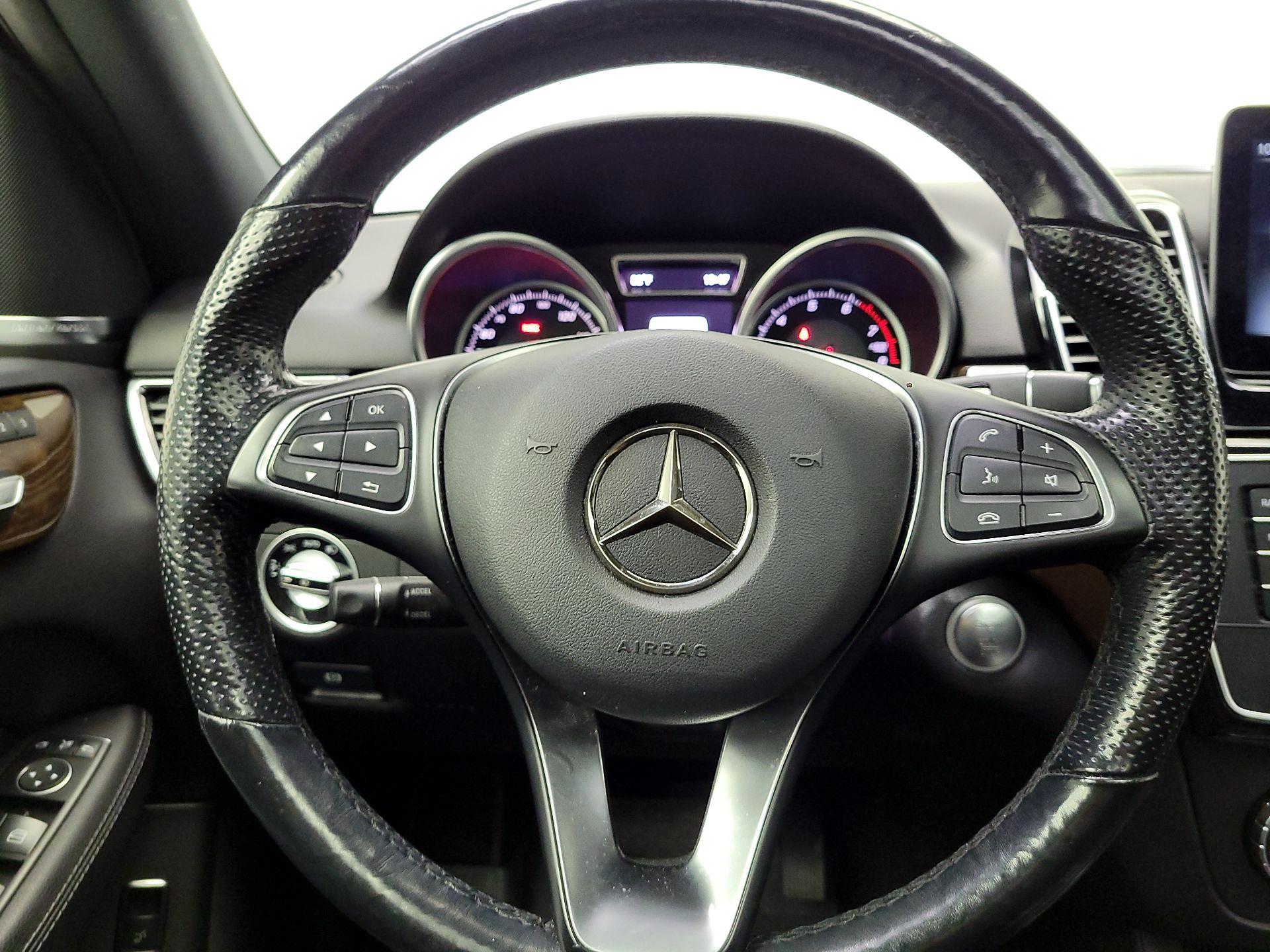 Thumbnail: 2017 Mercedes-Benz GLE - 10