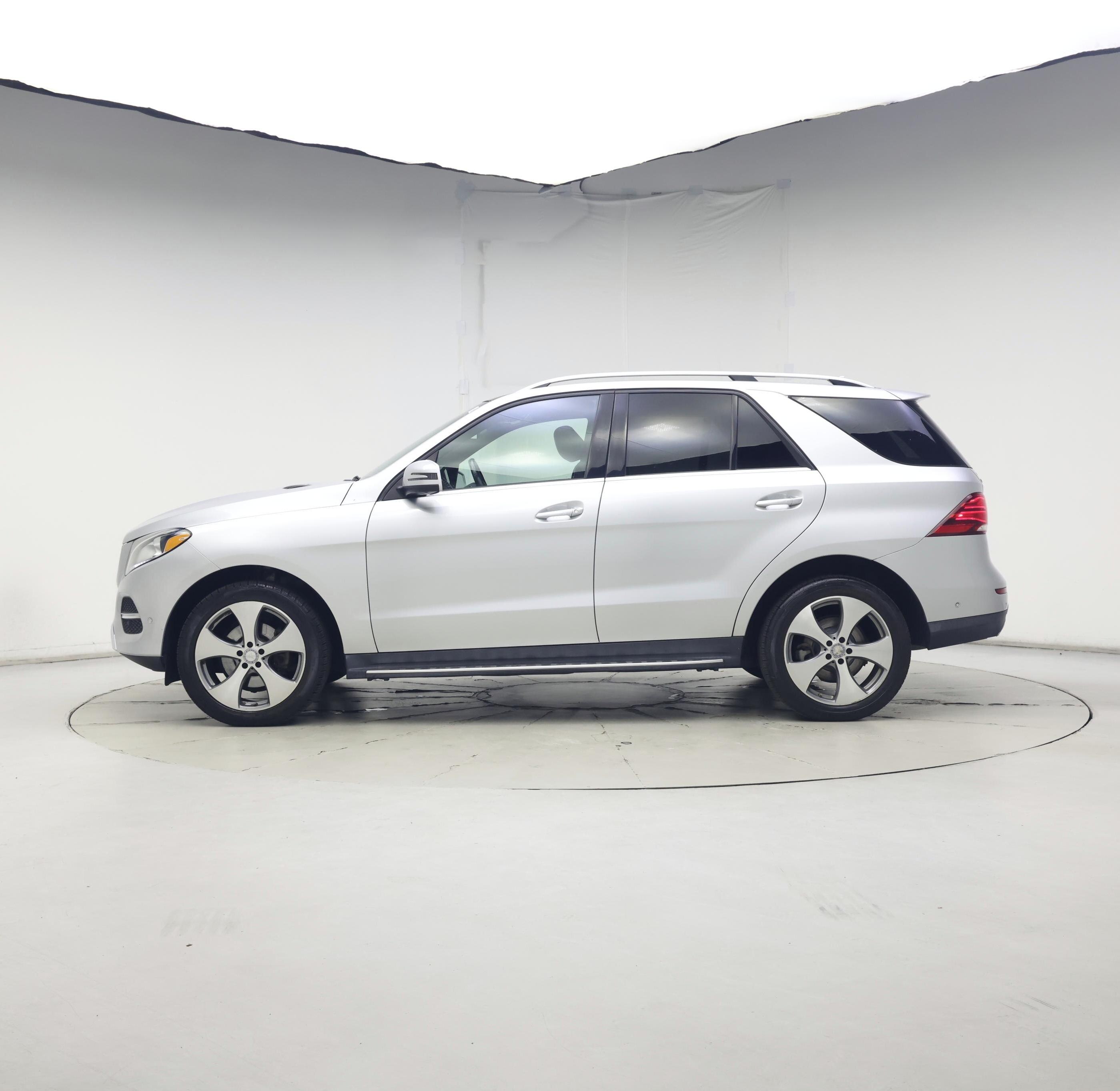 Thumbnail: 2017 Mercedes-Benz GLE - 3