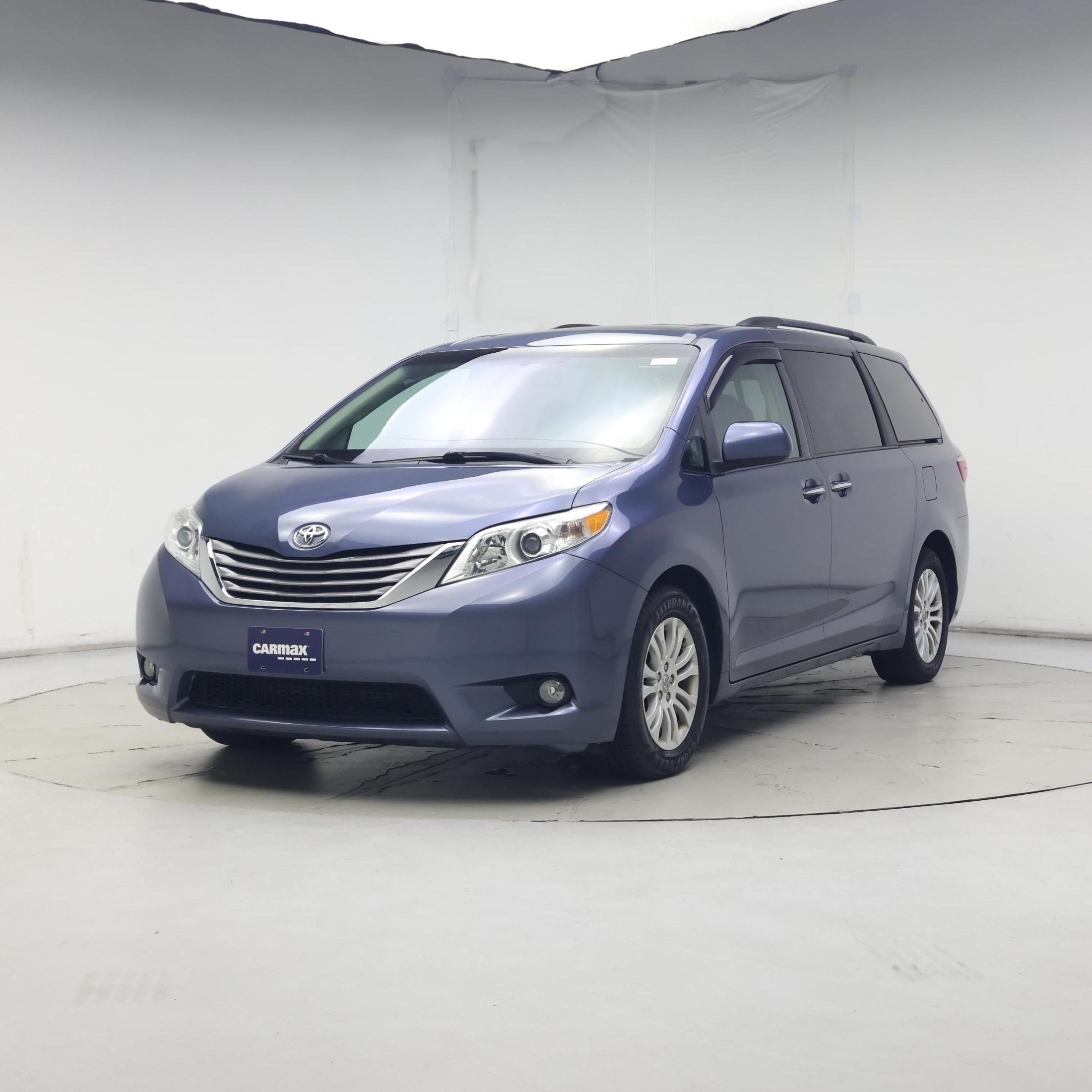 Thumbnail: 2017 Toyota Sienna - 4