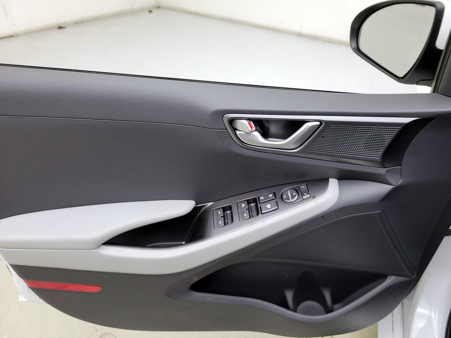 Thumbnail: 2022 Hyundai Ioniq - 12