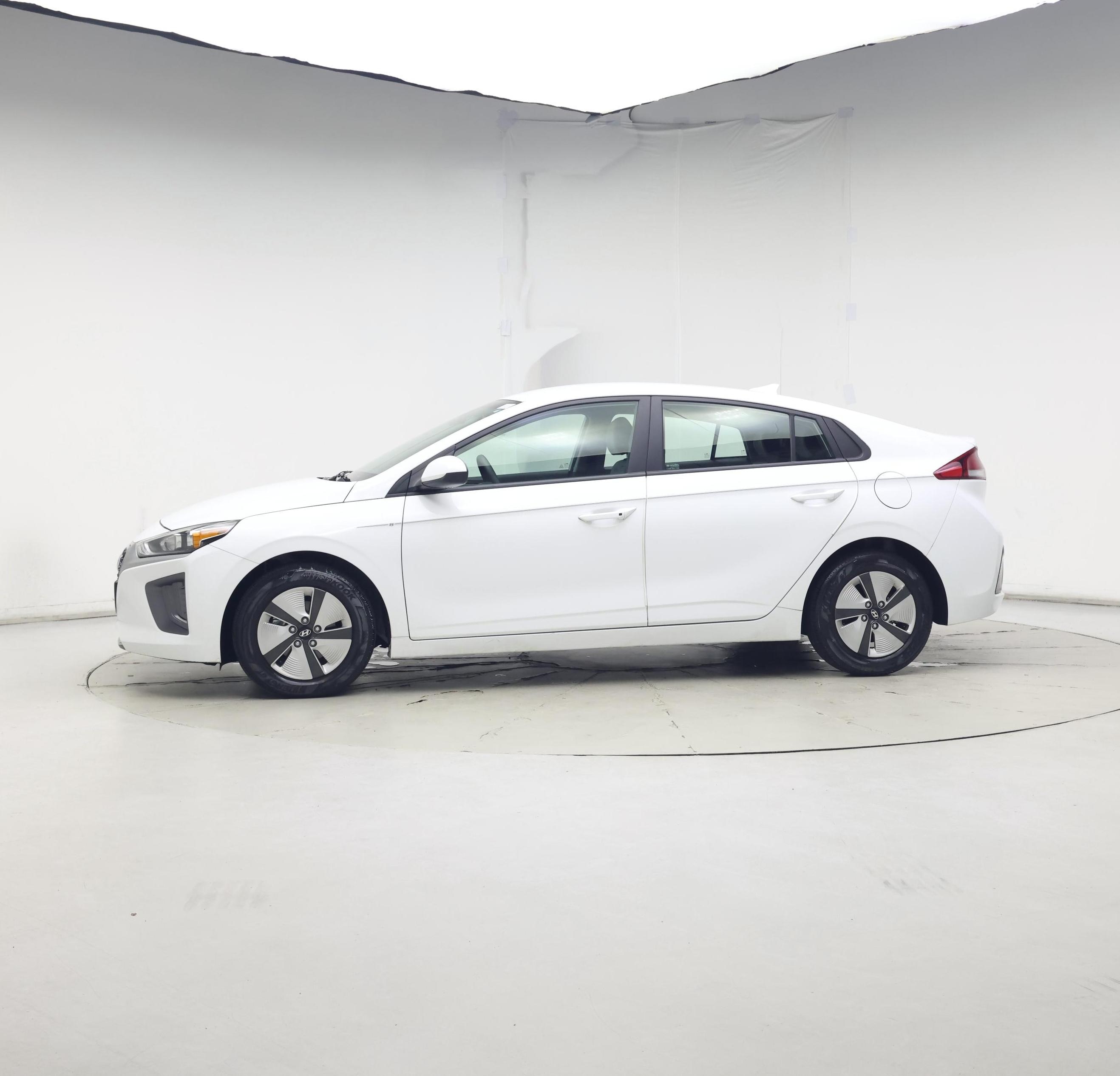 Thumbnail: 2022 Hyundai Ioniq - 3