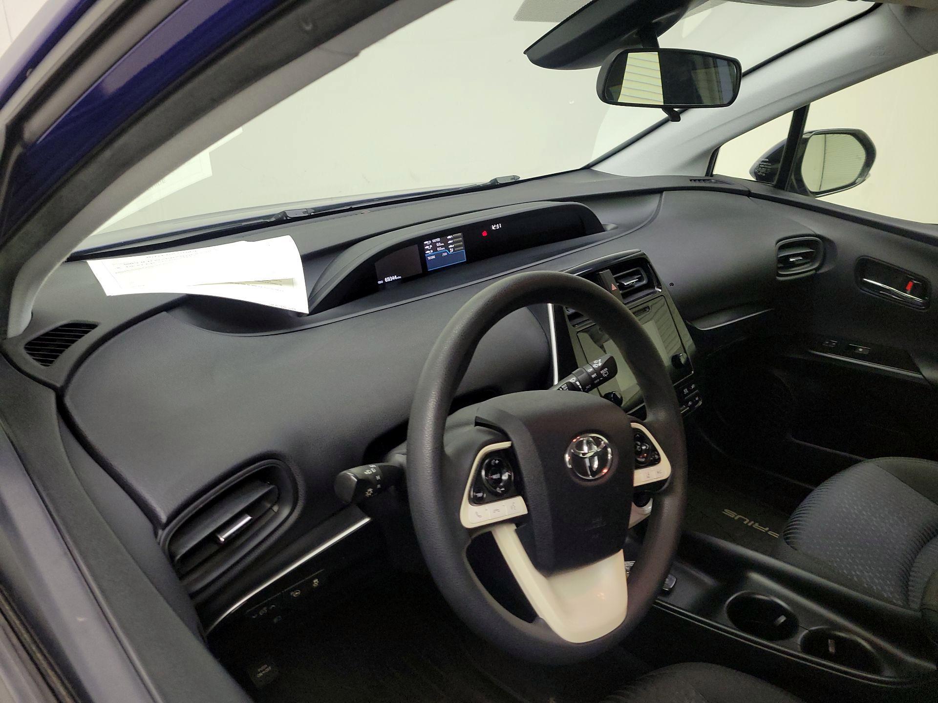 Thumbnail: 2017 Toyota Prius - 9