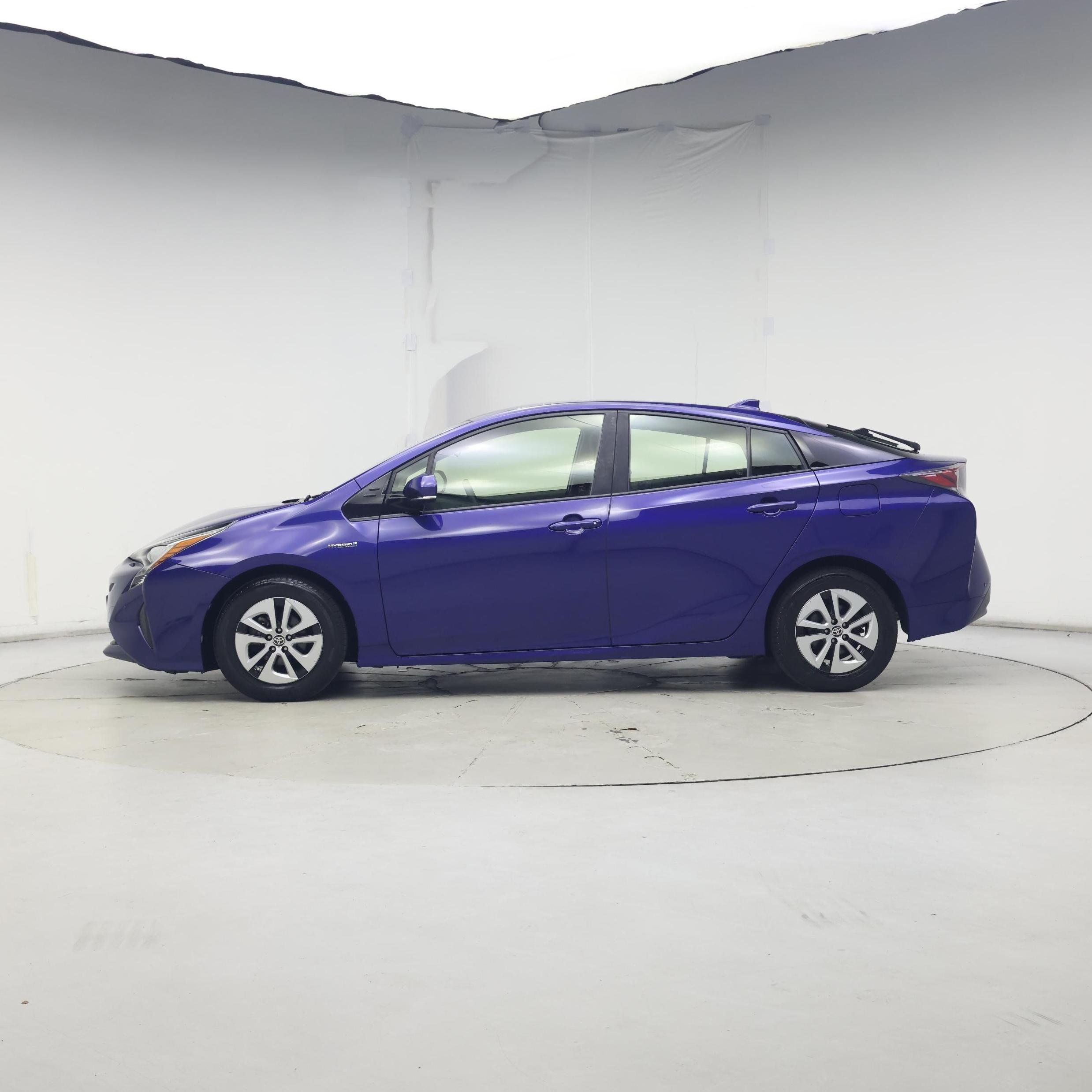 Thumbnail: 2017 Toyota Prius - 3
