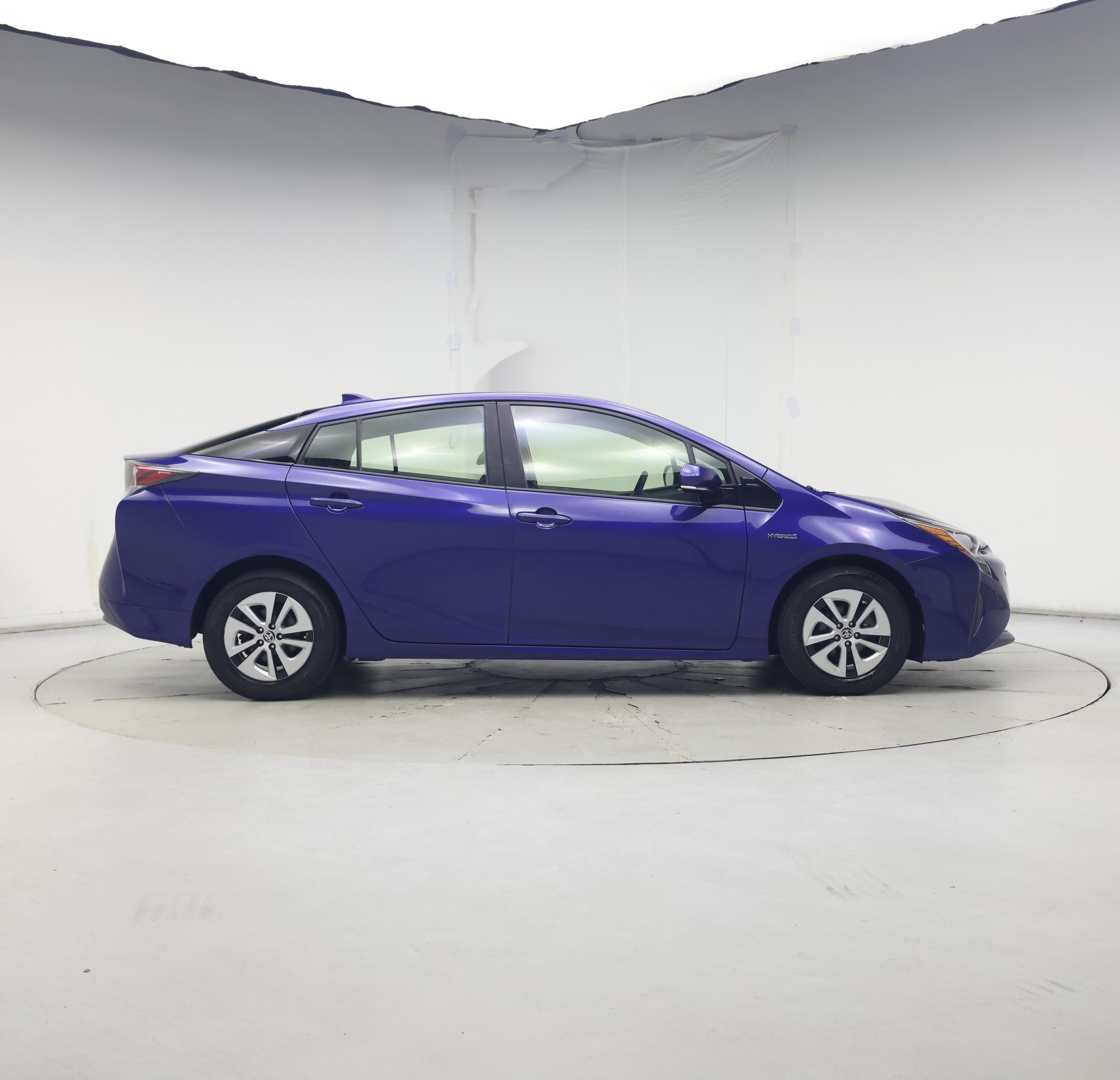 Thumbnail: 2017 Toyota Prius - 7