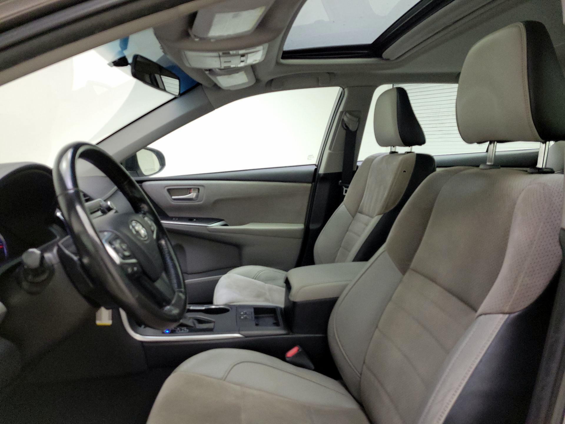 Thumbnail: 2015 Toyota Camry - 11