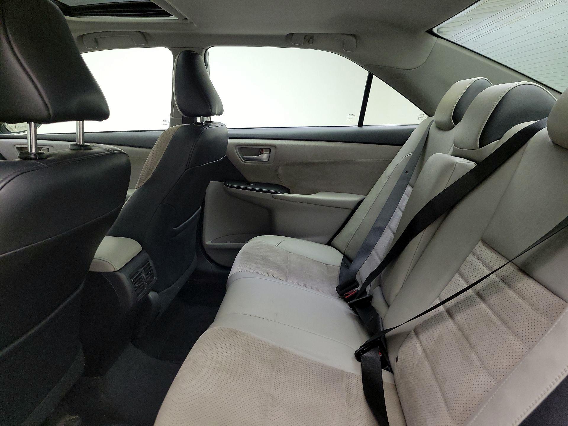 Thumbnail: 2015 Toyota Camry - 20