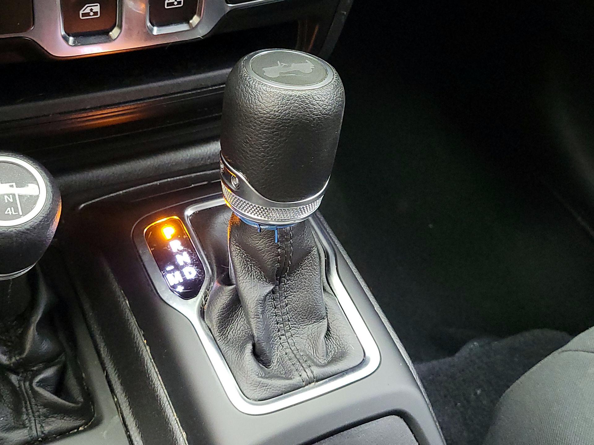 Thumbnail: 2022 Jeep Wrangler - 17