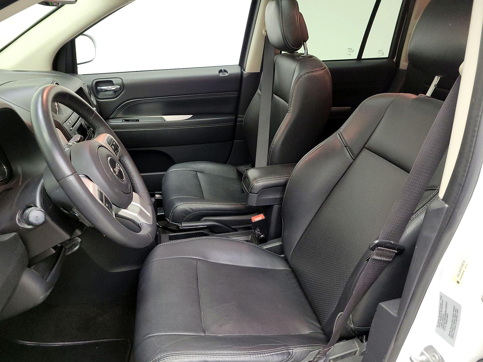 Thumbnail: 2015 Jeep Compass - 11