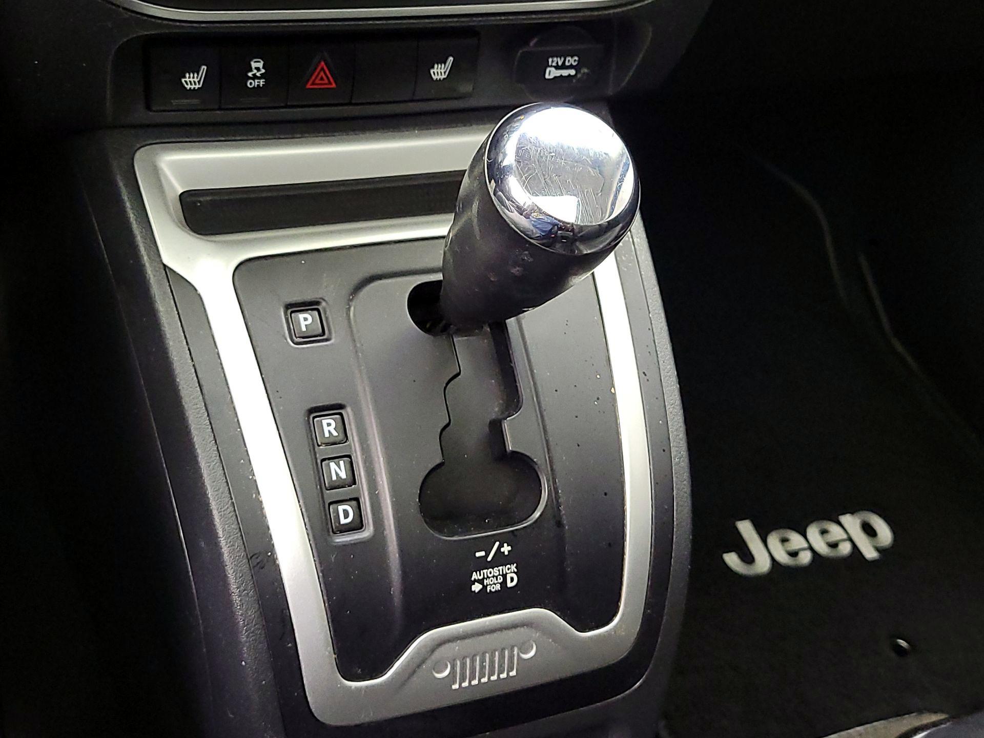 Thumbnail: 2015 Jeep Compass - 15