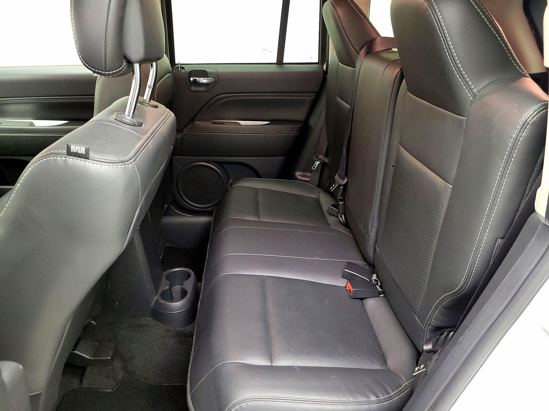 Thumbnail: 2015 Jeep Compass - 18