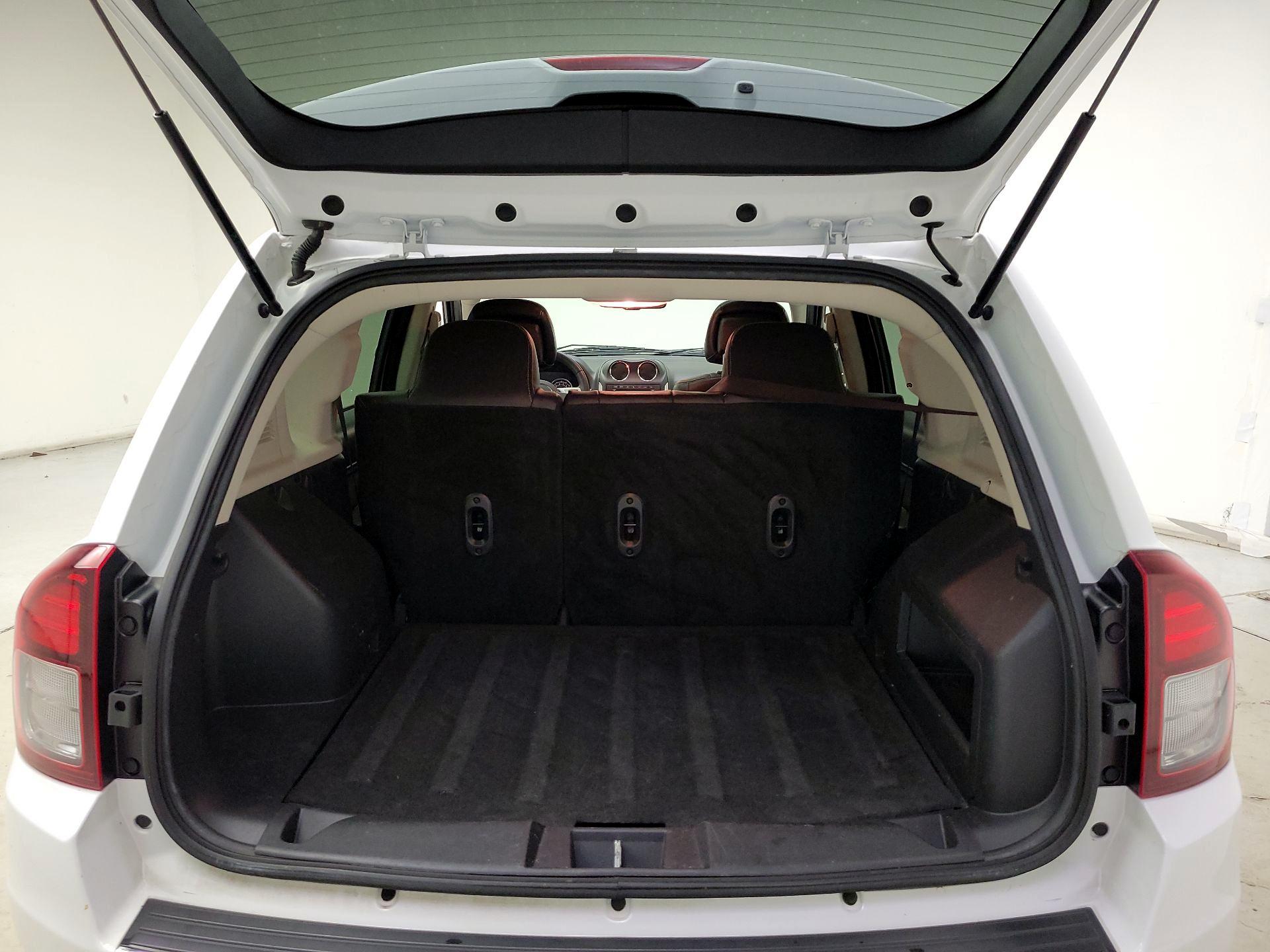 Thumbnail: 2015 Jeep Compass - 19