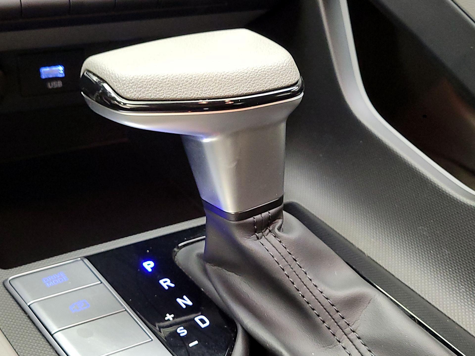 Thumbnail: 2024 Hyundai Elantra - 18