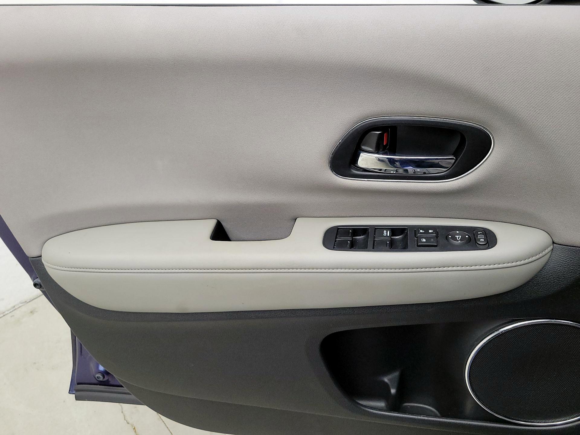 Thumbnail: 2016 Honda HR-V - 12