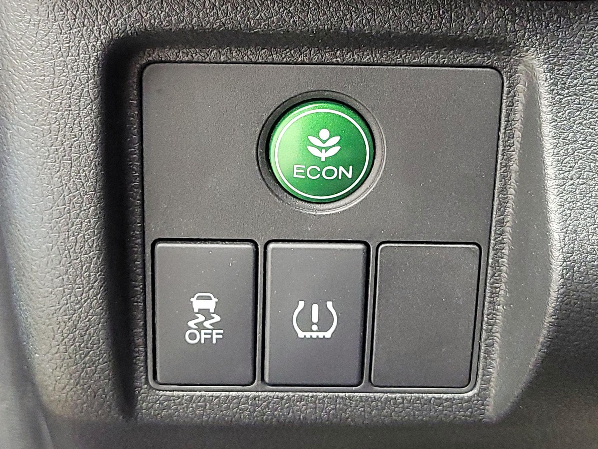 Thumbnail: 2016 Honda HR-V - 13