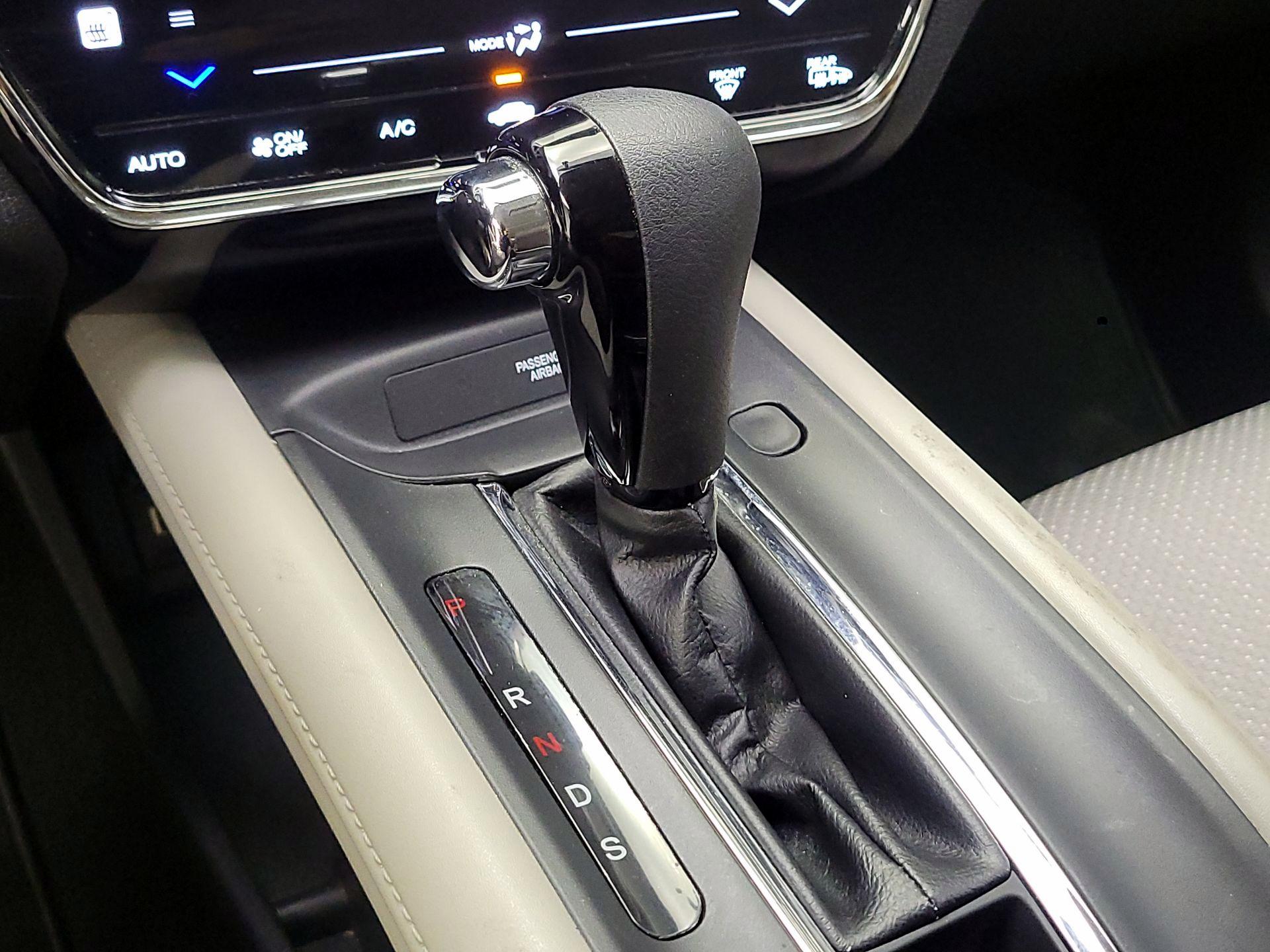 Thumbnail: 2016 Honda HR-V - 17