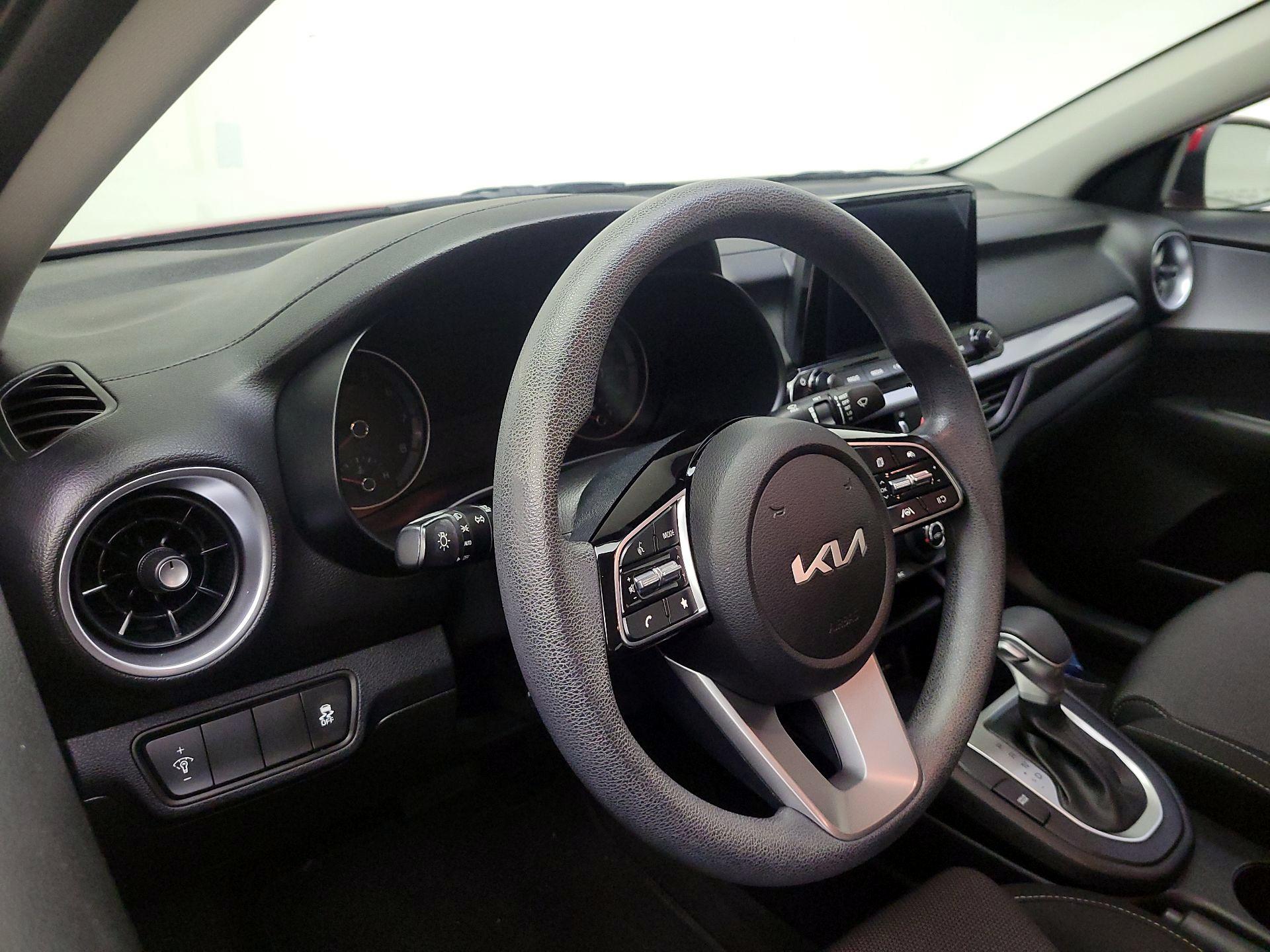 Thumbnail: 2023 Kia Forte - 9