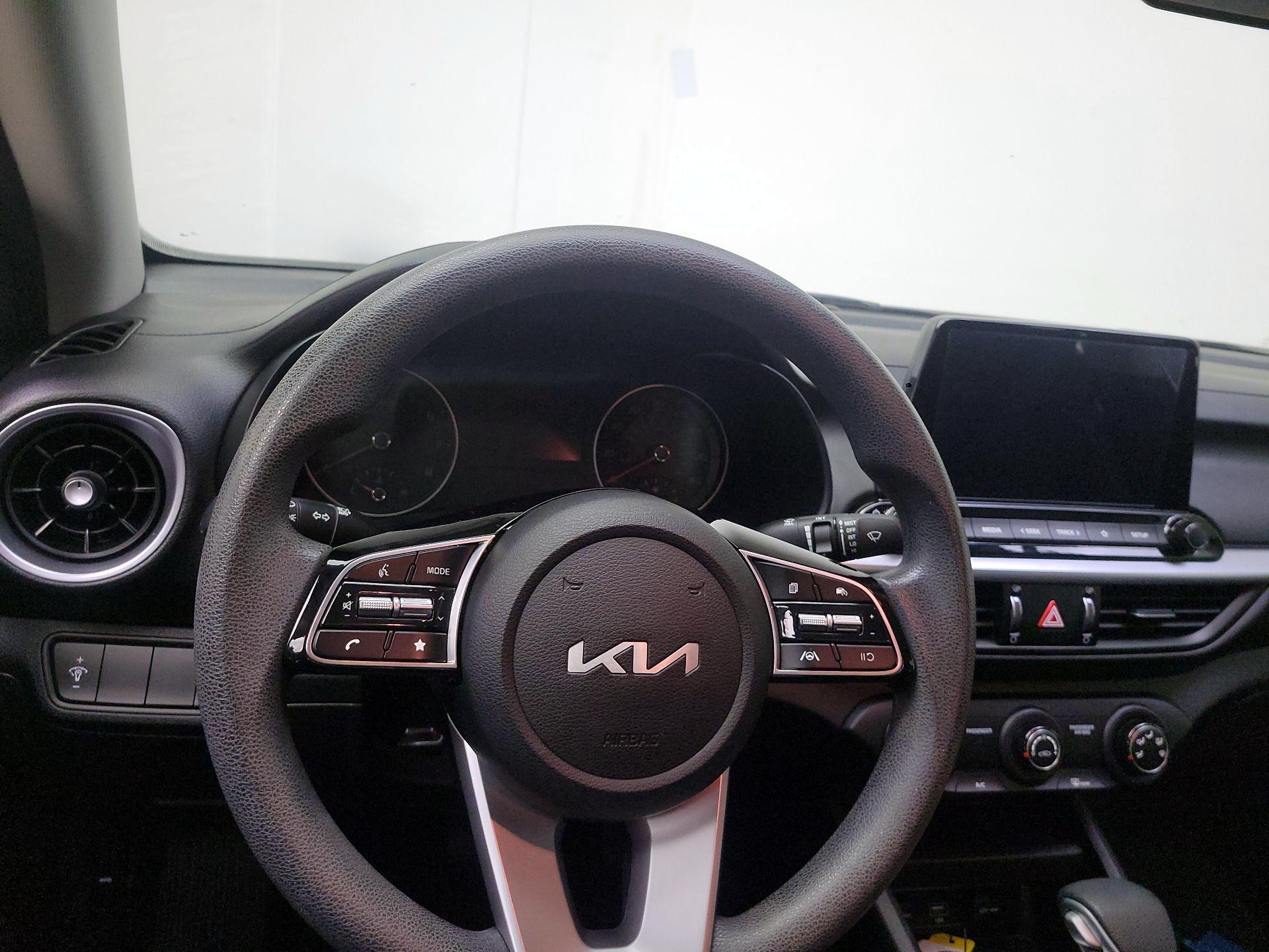 Thumbnail: 2023 Kia Forte - 10