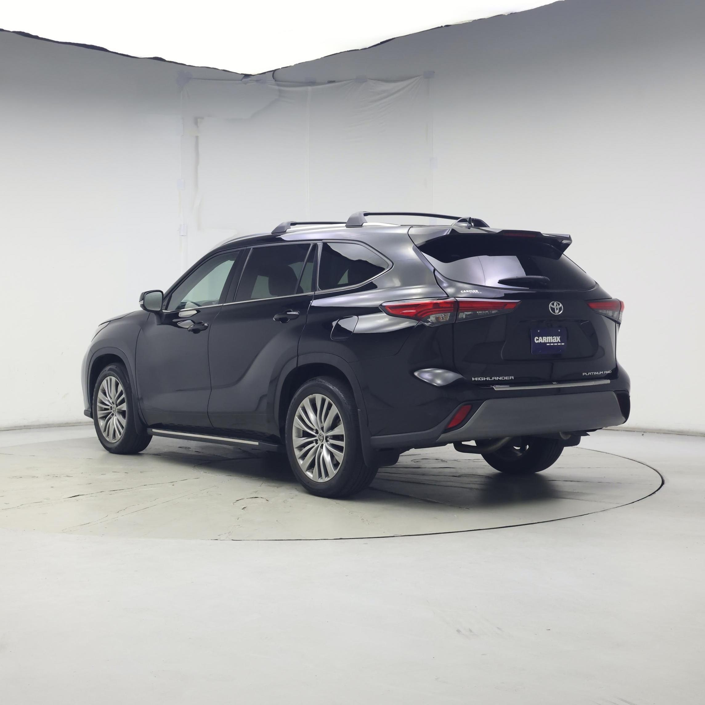 Thumbnail: 2022 Toyota Highlander - 2