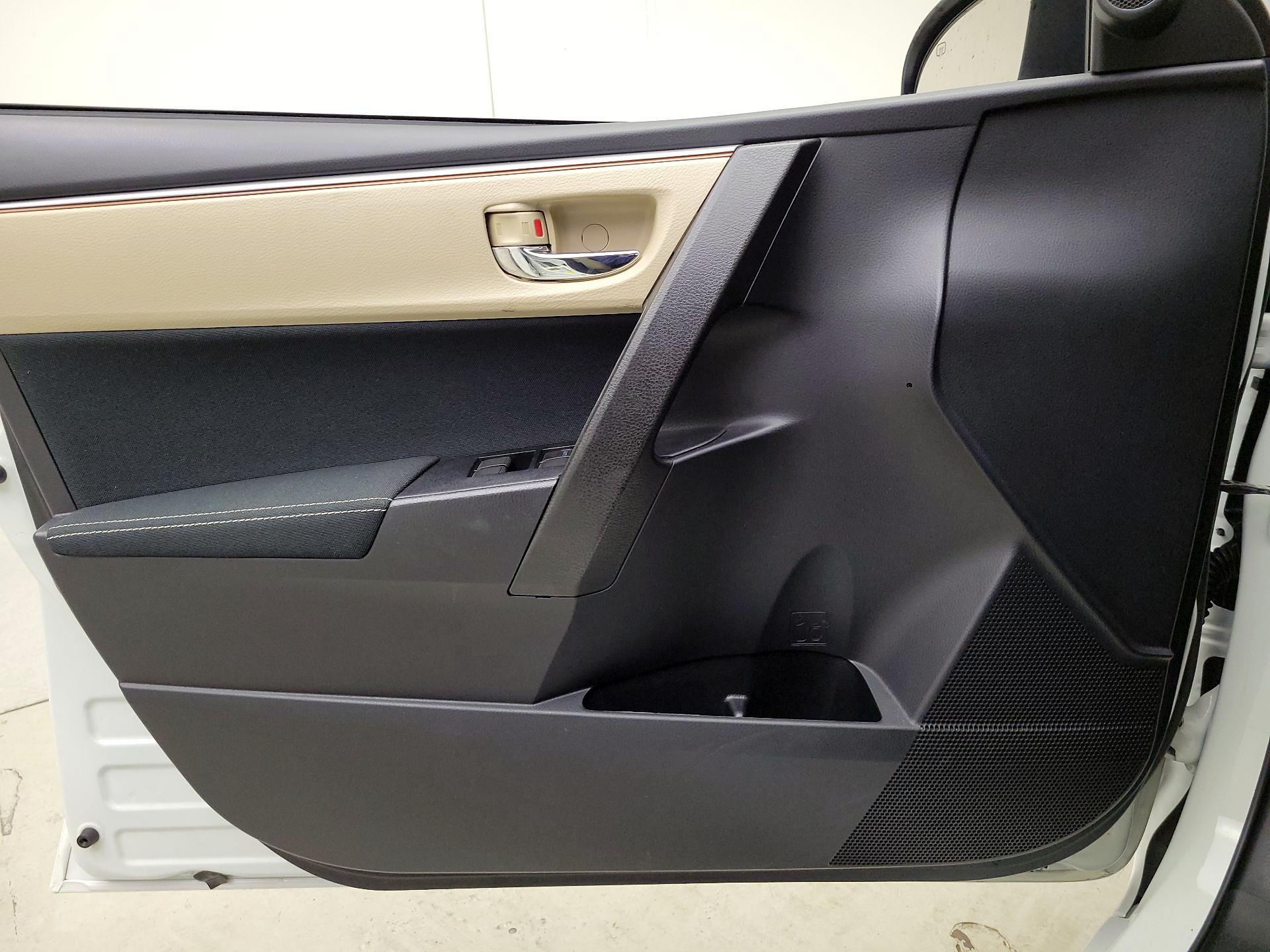 Thumbnail: 2016 Toyota Corolla - 12