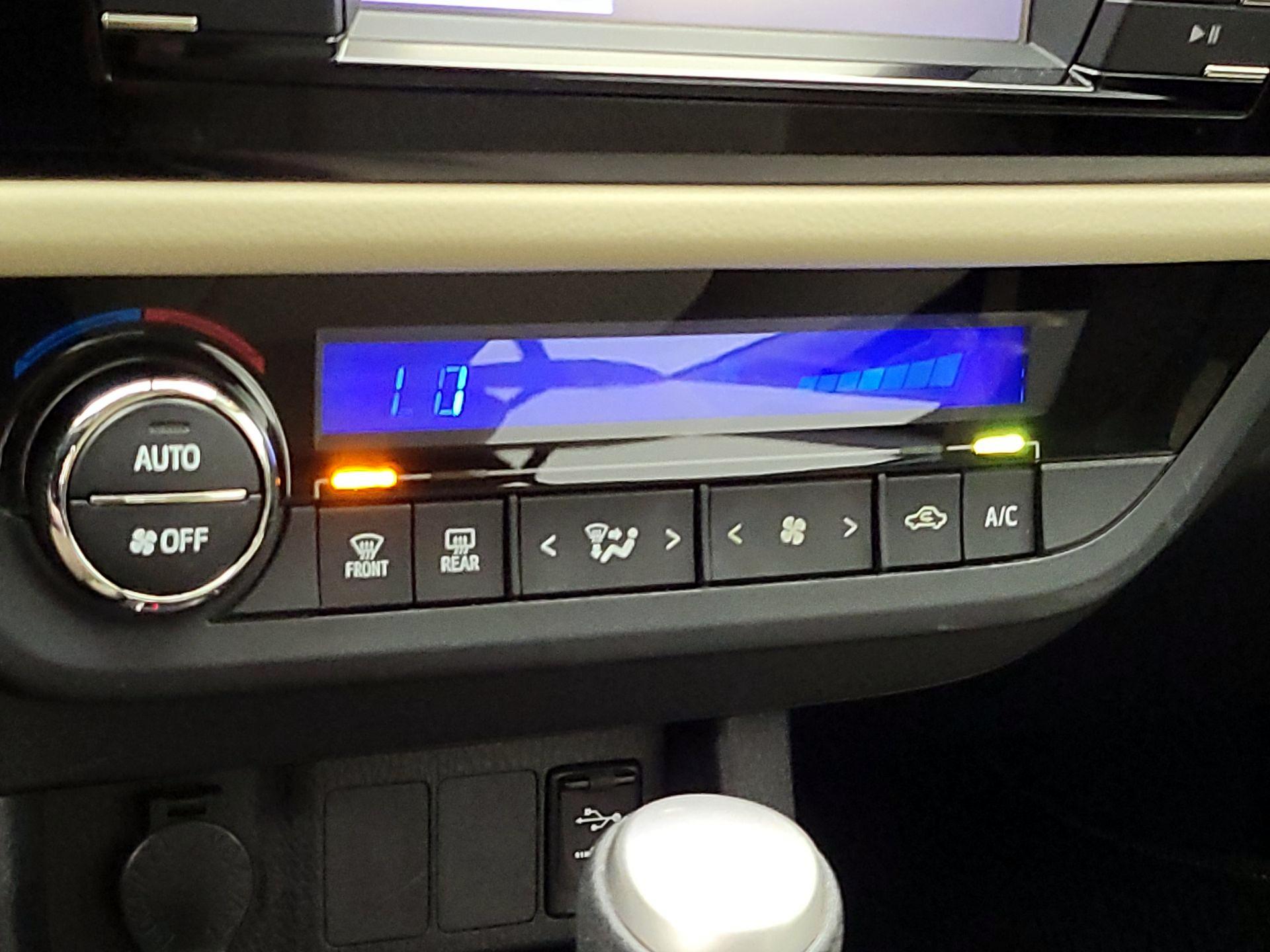 Thumbnail: 2016 Toyota Corolla - 16