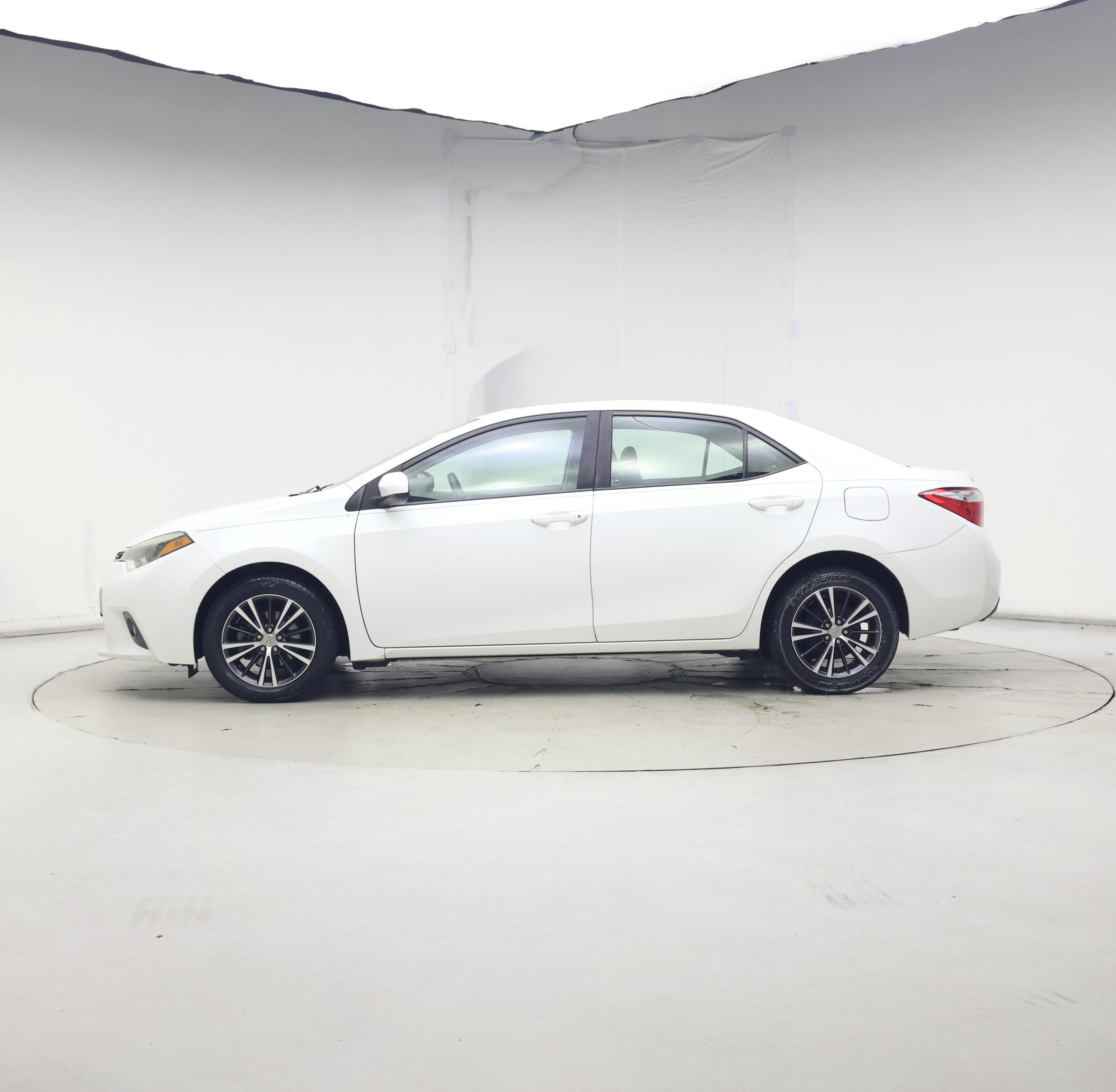 Thumbnail: 2016 Toyota Corolla - 3