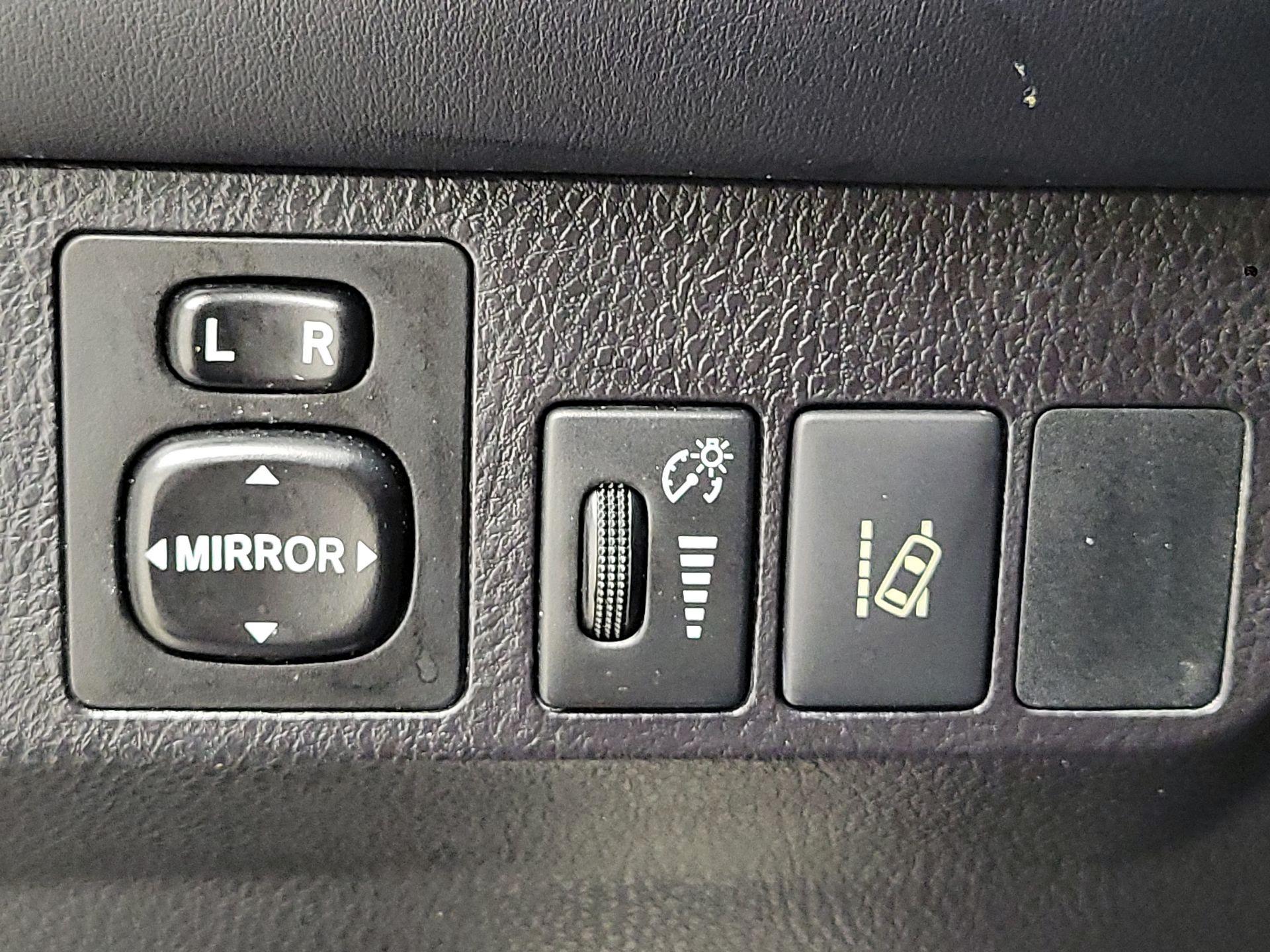 Thumbnail: 2018 Toyota RAV4 - 13