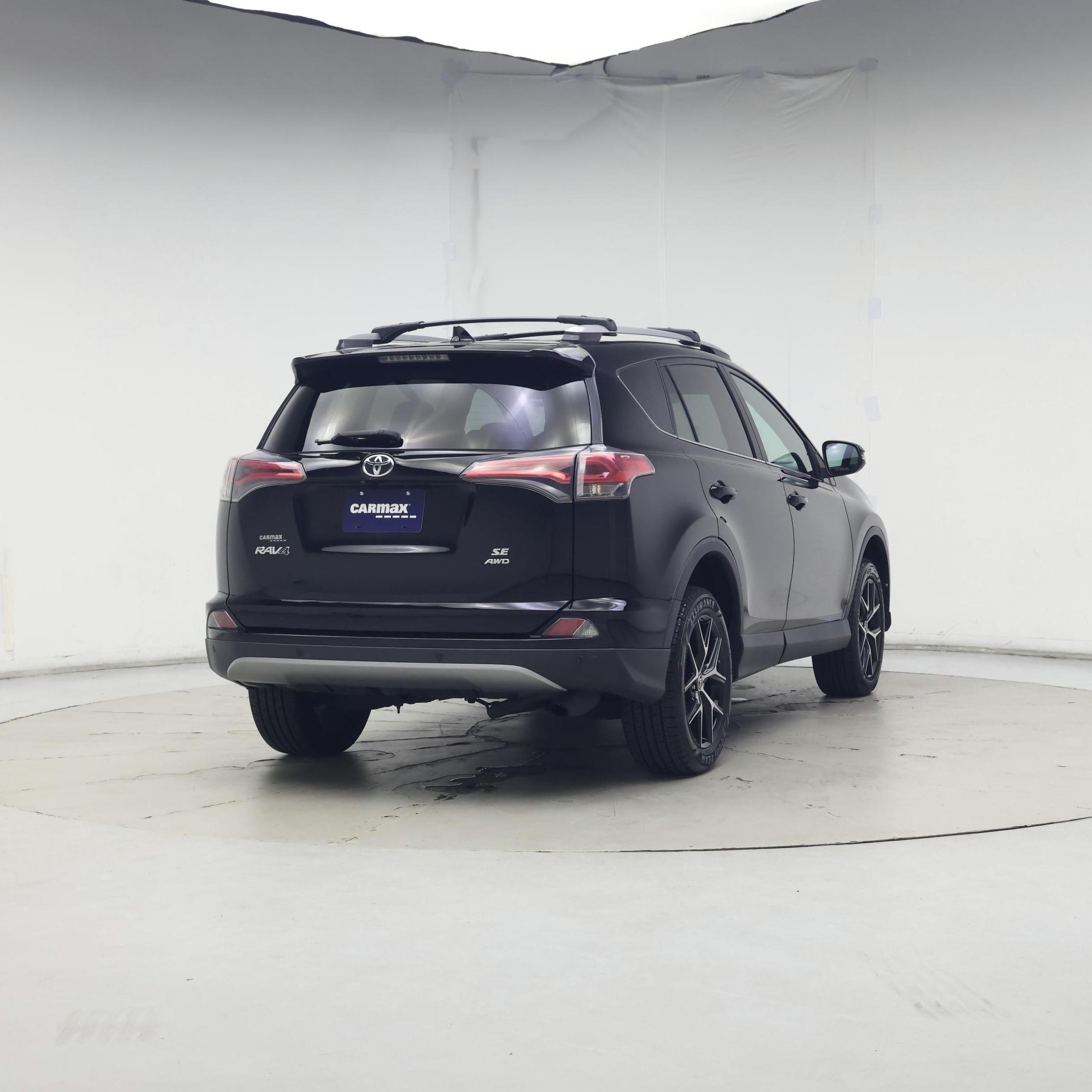 Thumbnail: 2018 Toyota RAV4 - 8