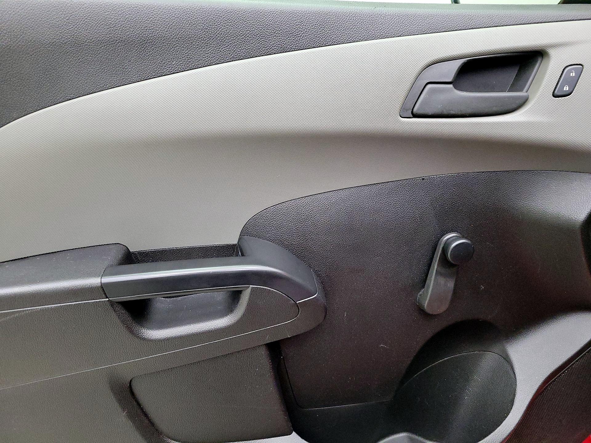 Thumbnail: 2015 Chevrolet Sonic - 12