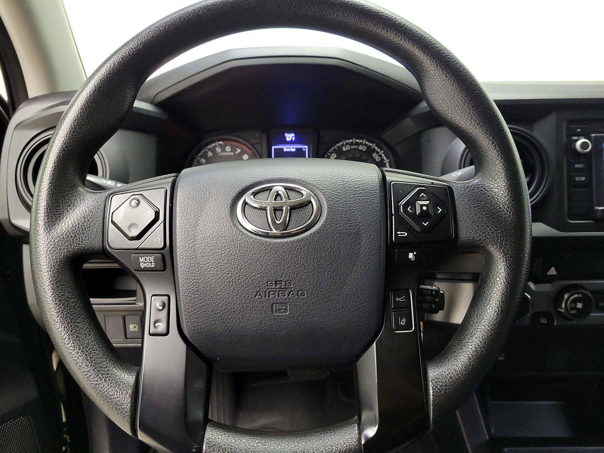 Thumbnail: 2019 Toyota Tacoma - 10