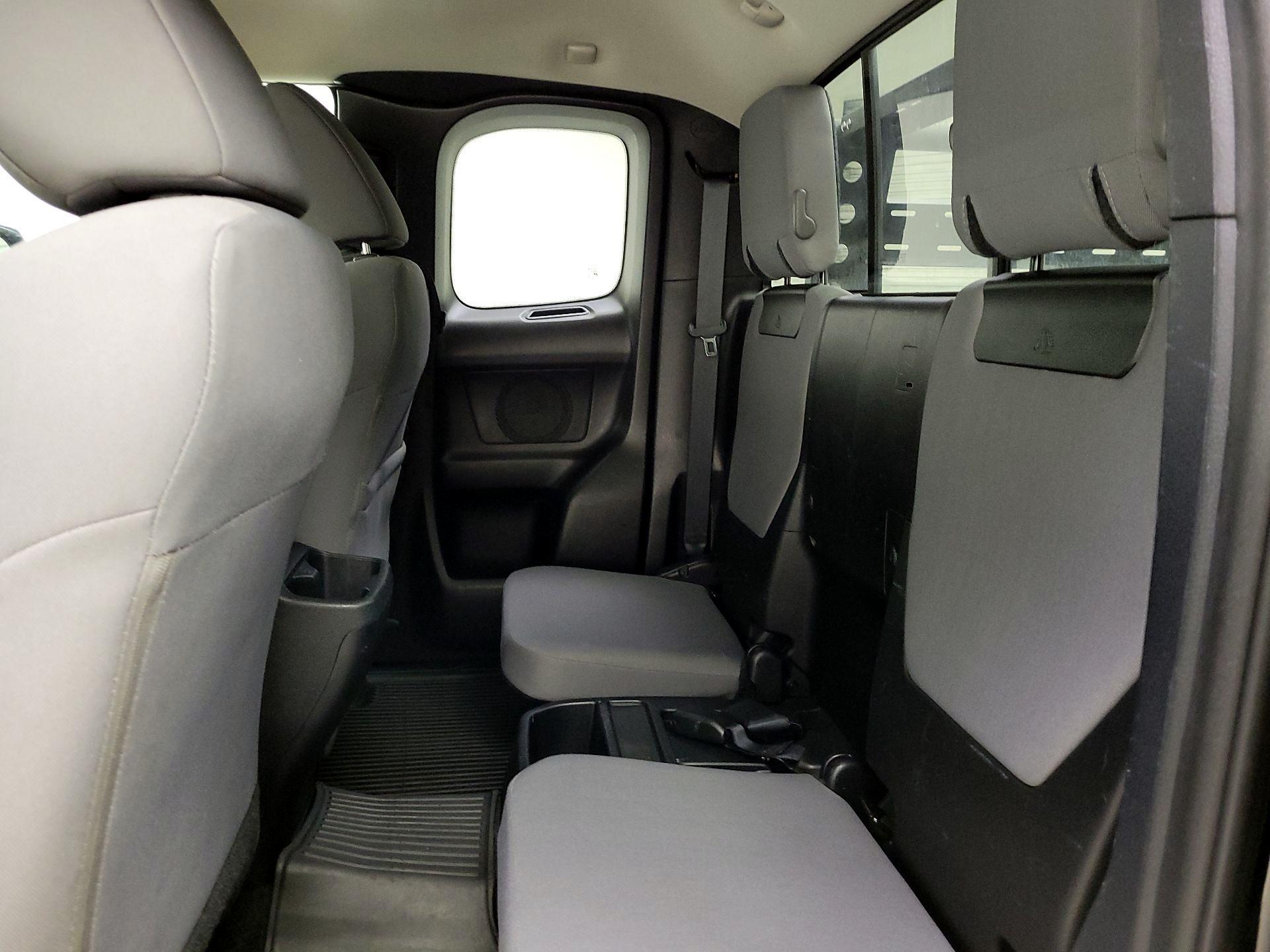 Thumbnail: 2019 Toyota Tacoma - 19