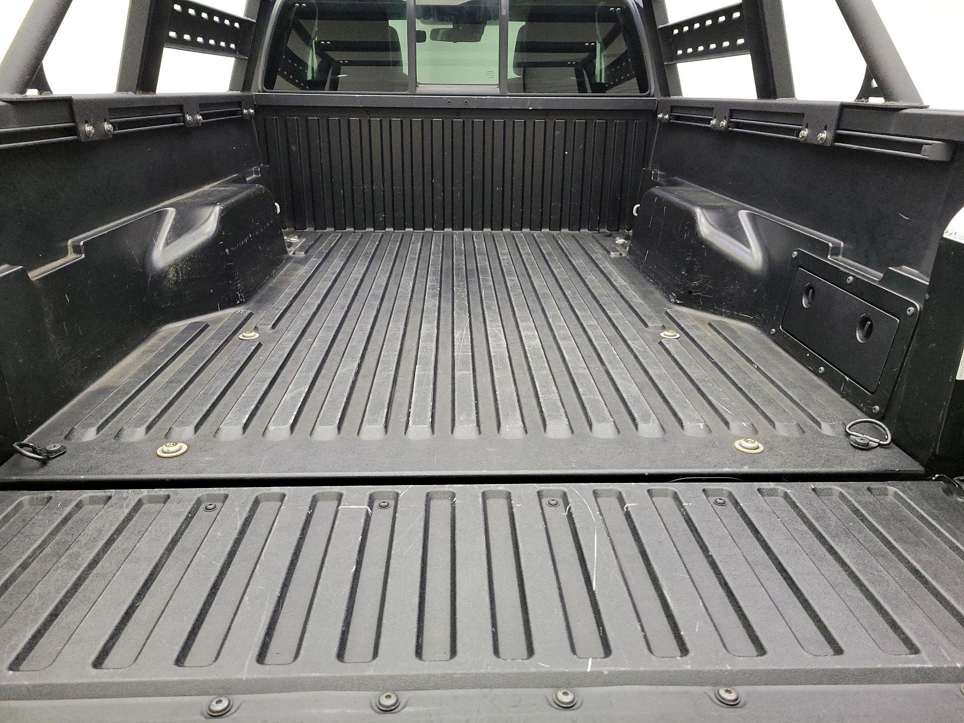 Thumbnail: 2019 Toyota Tacoma - 20