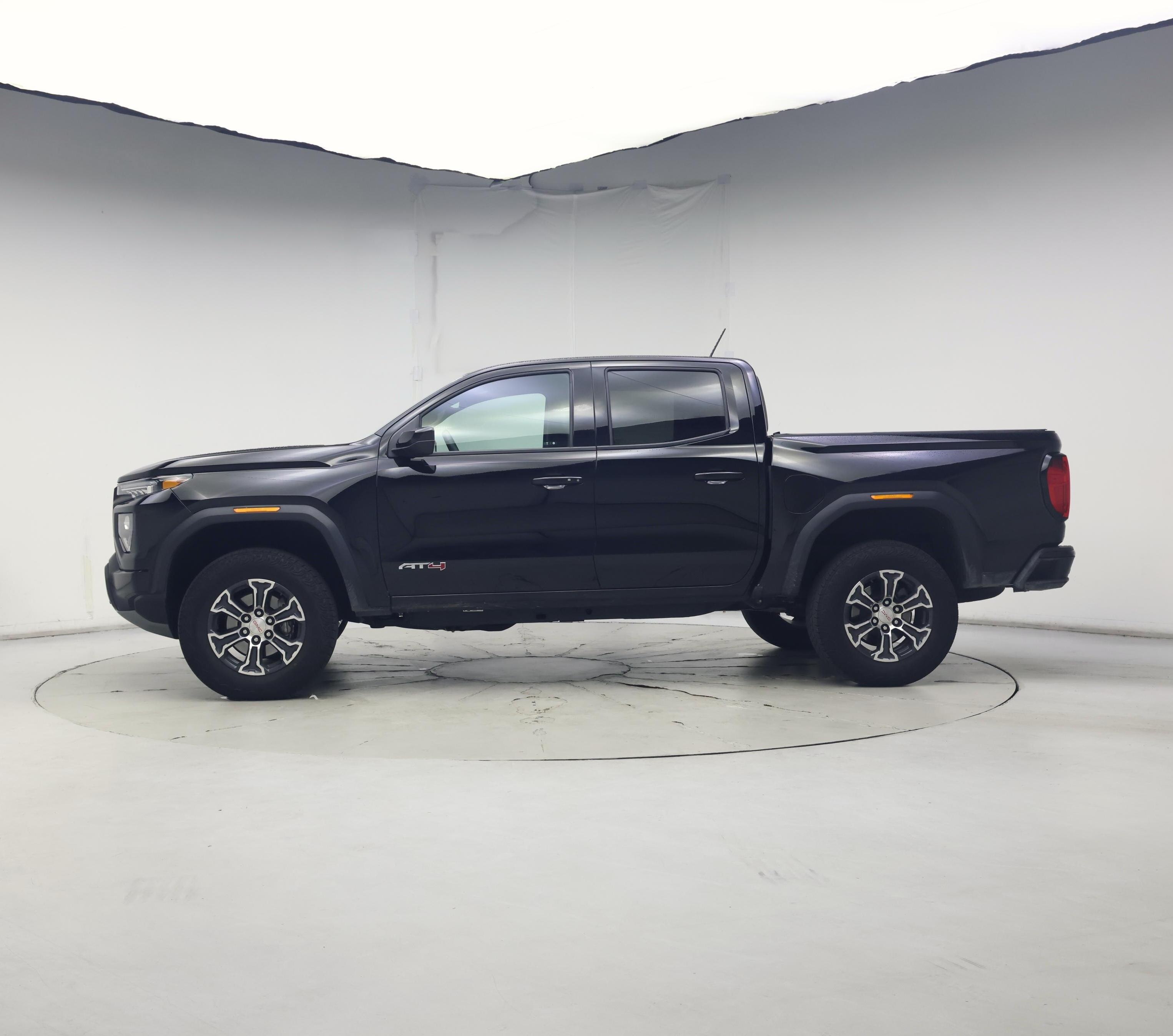 Thumbnail: 2023 GMC Canyon - 3