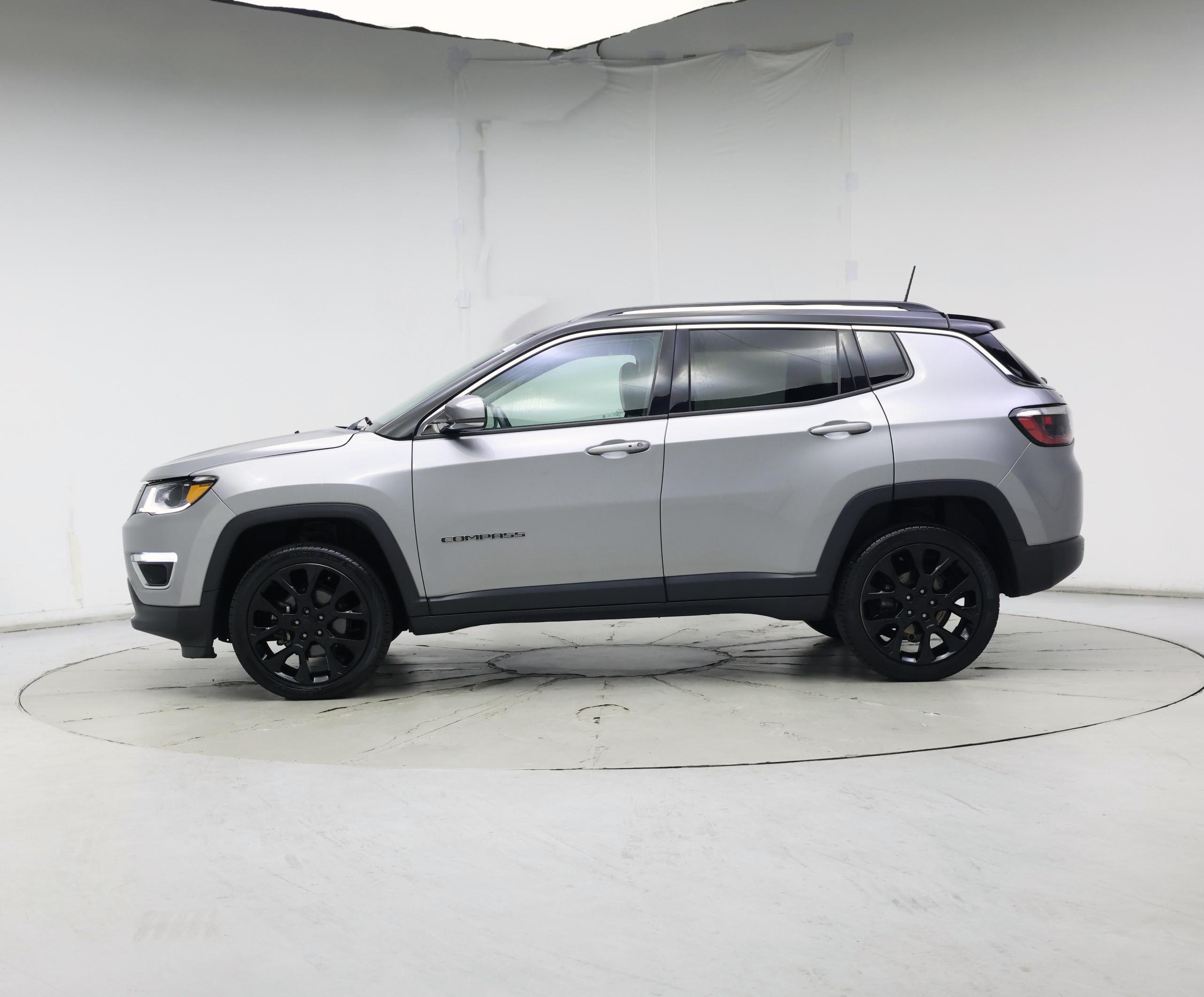 Thumbnail: 2018 Jeep Compass - 3